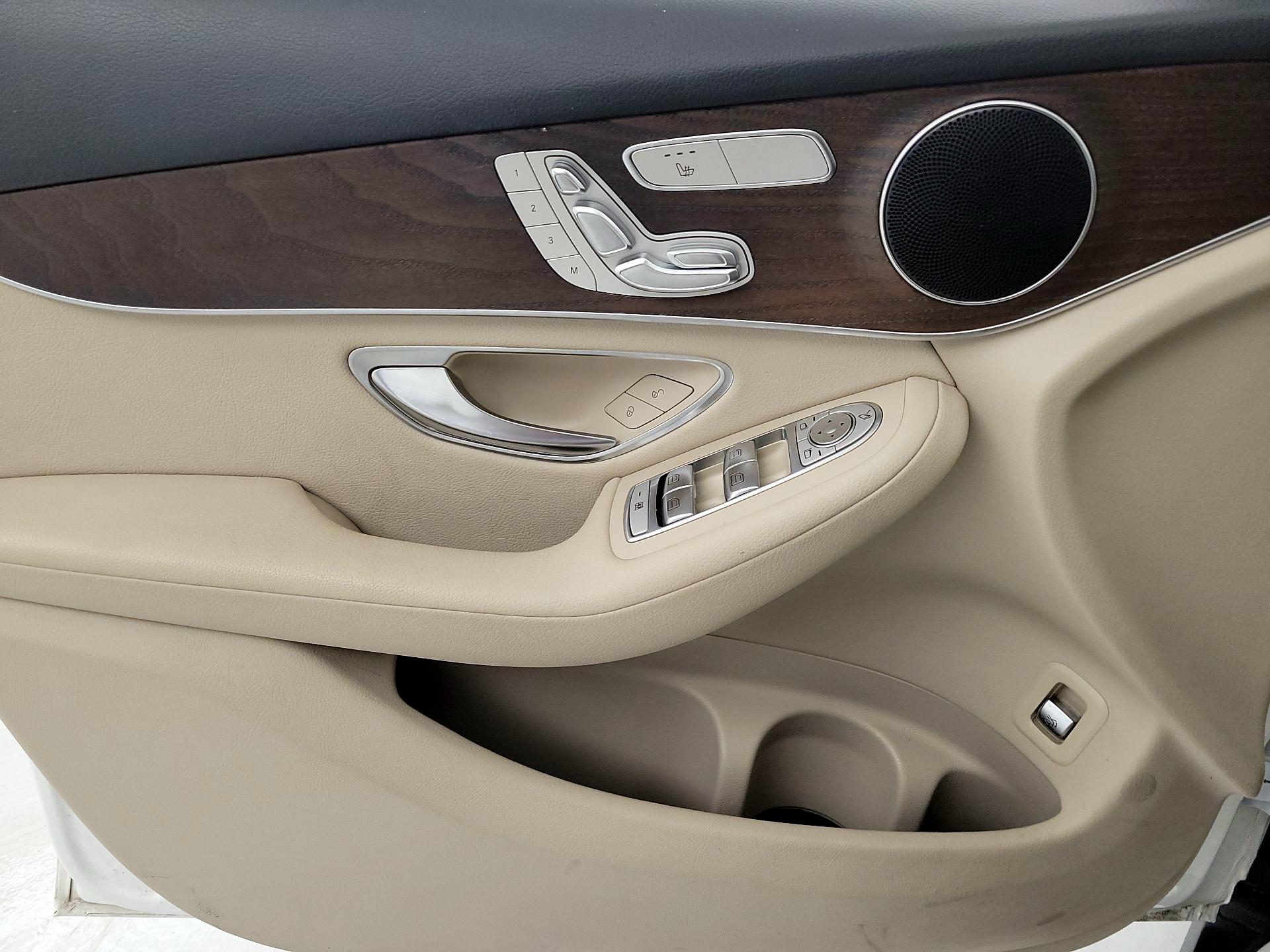 Thumbnail: 2019 Mercedes-Benz GLC - 12