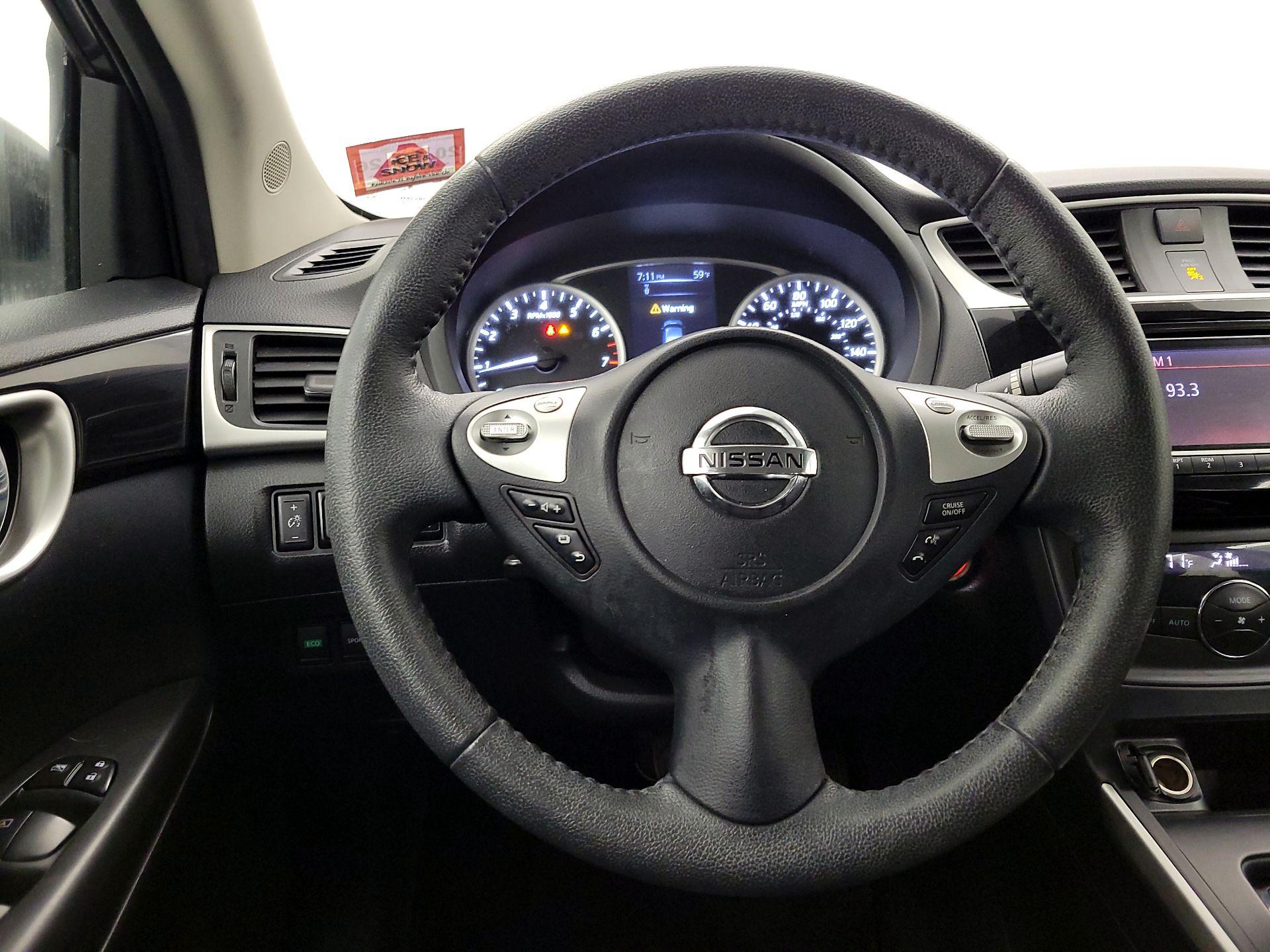 Thumbnail: 2018 Nissan Sentra - 10