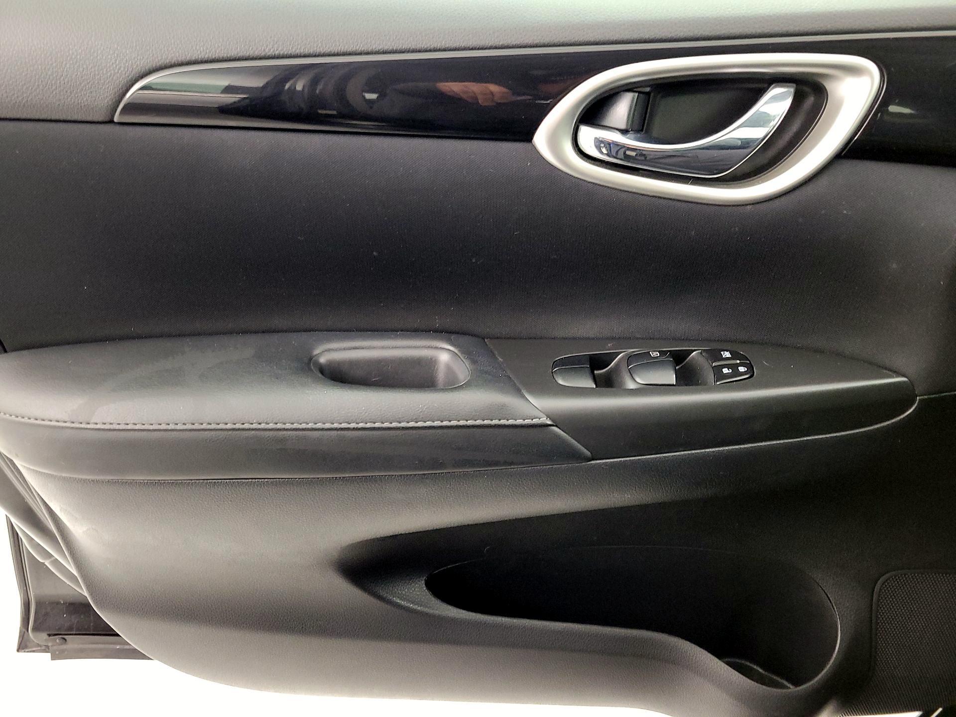 Thumbnail: 2018 Nissan Sentra - 12