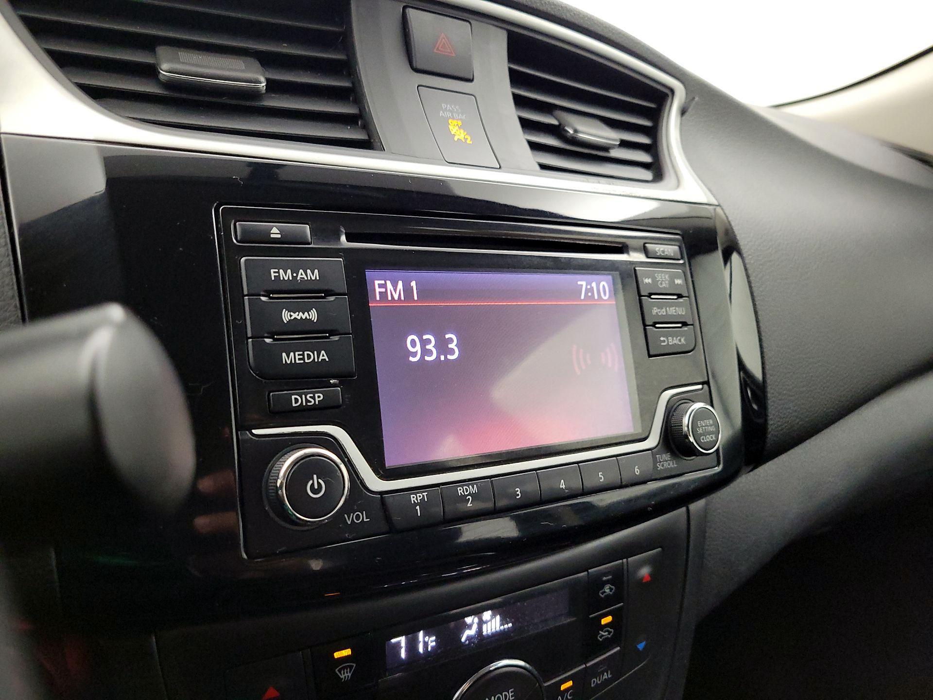 Thumbnail: 2018 Nissan Sentra - 15