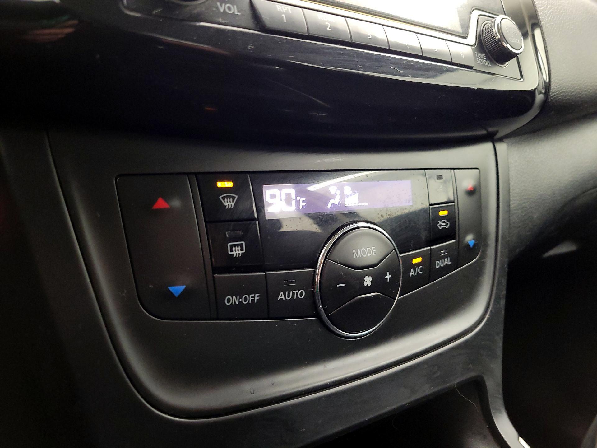 Thumbnail: 2018 Nissan Sentra - 16