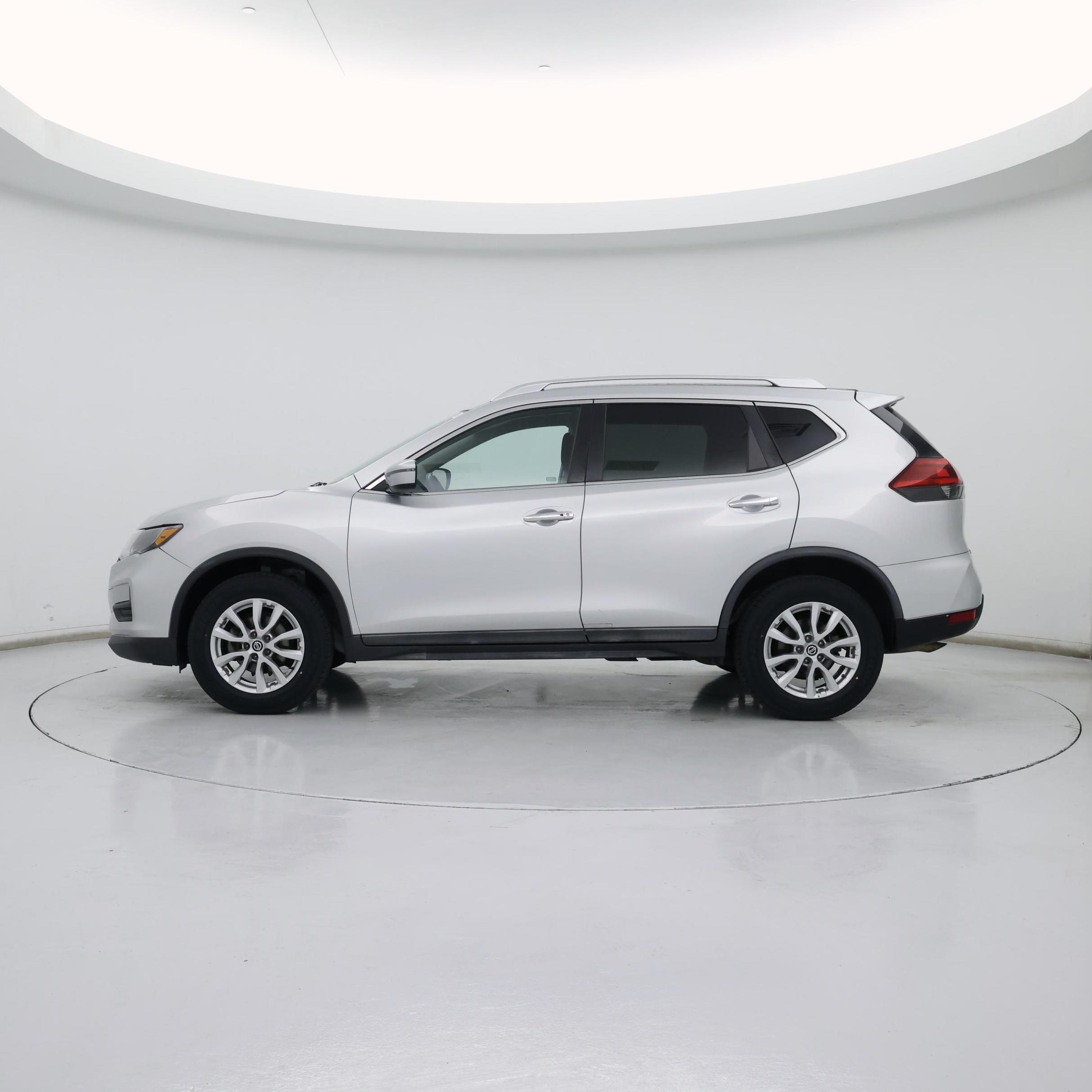 Thumbnail: 2018 Nissan Rogue - 3