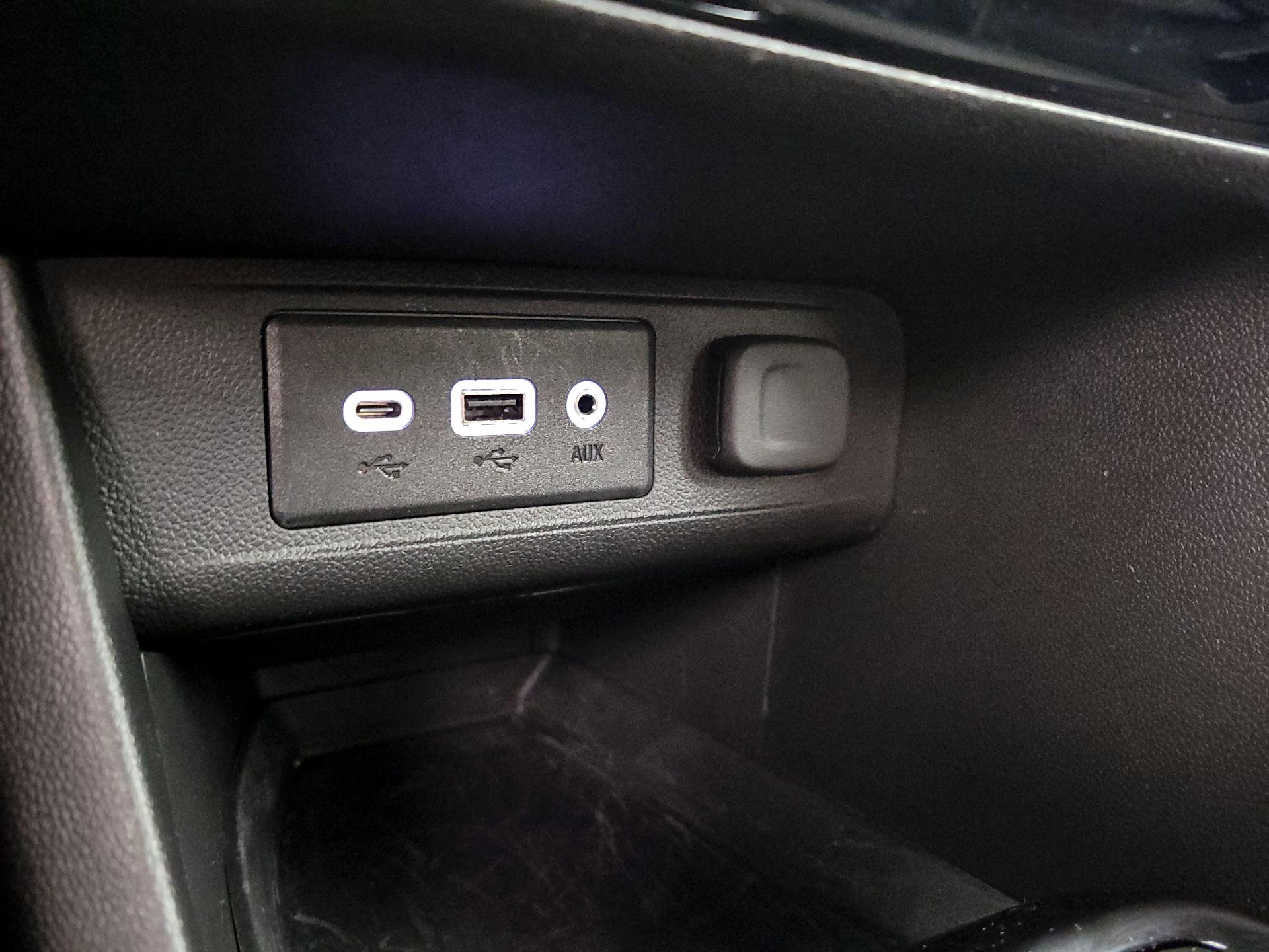 Thumbnail: 2023 Buick Encore GX - 18