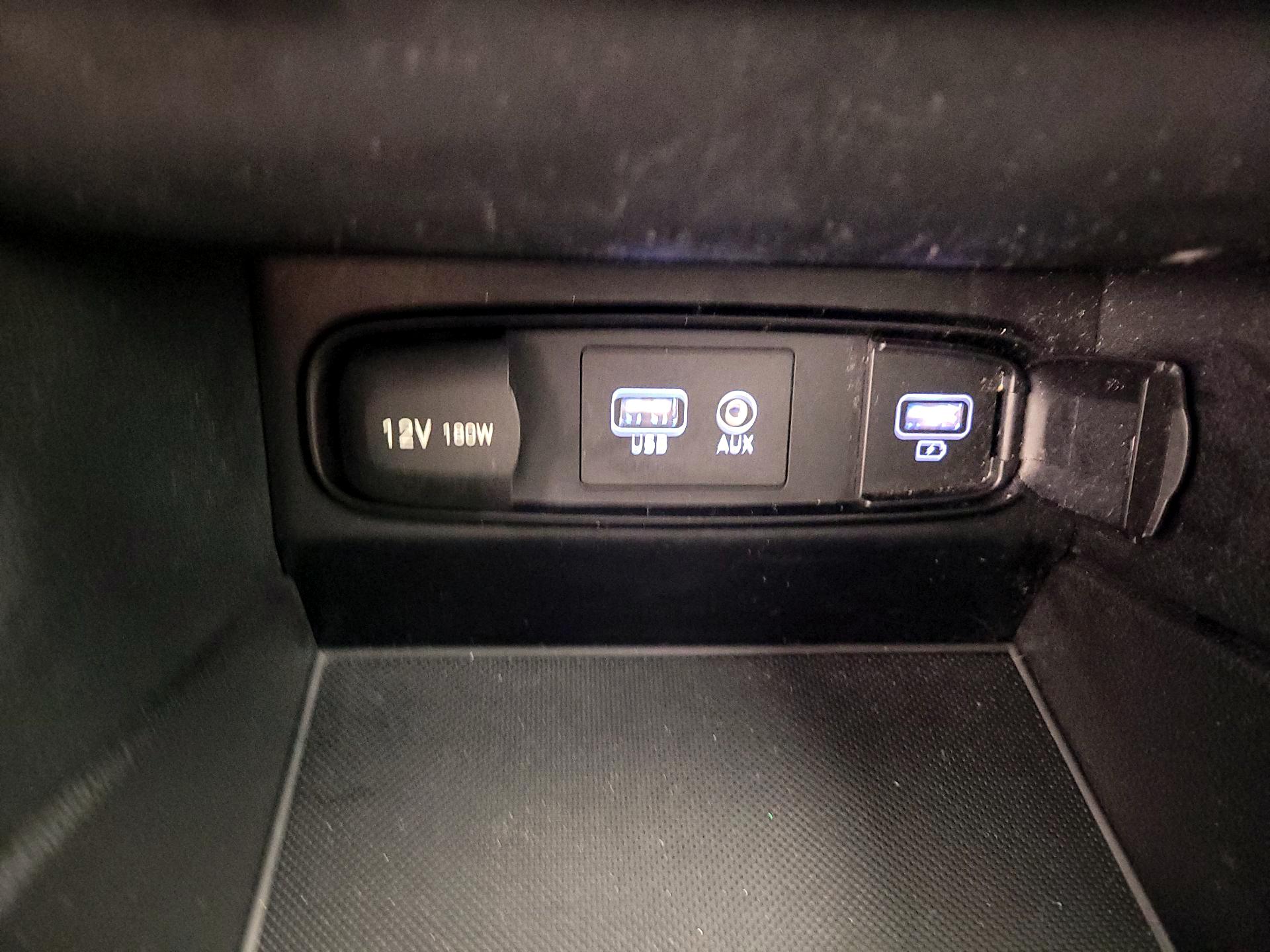 Thumbnail: 2019 Hyundai Santa Fe - 19