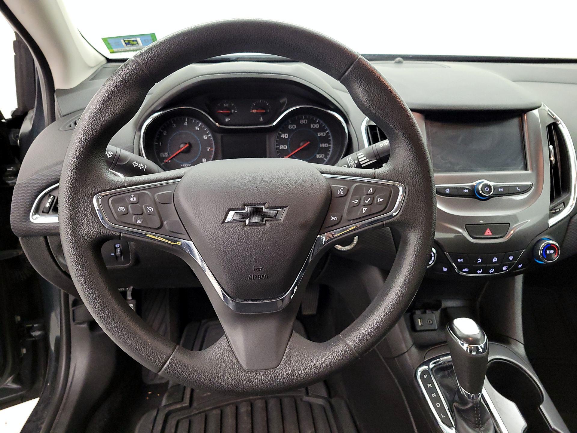 Thumbnail: 2018 Chevrolet Cruze - 10
