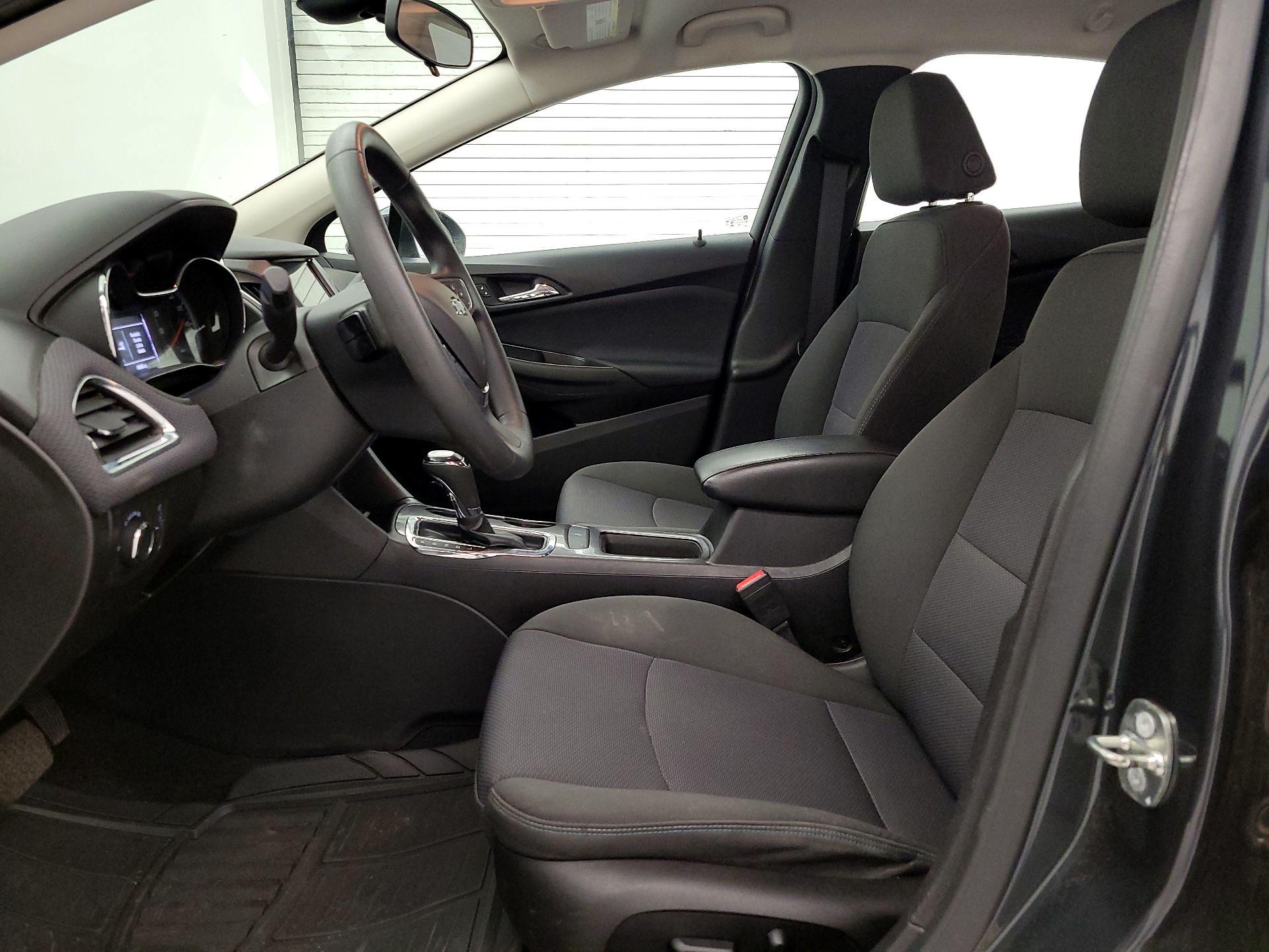 Thumbnail: 2018 Chevrolet Cruze - 11