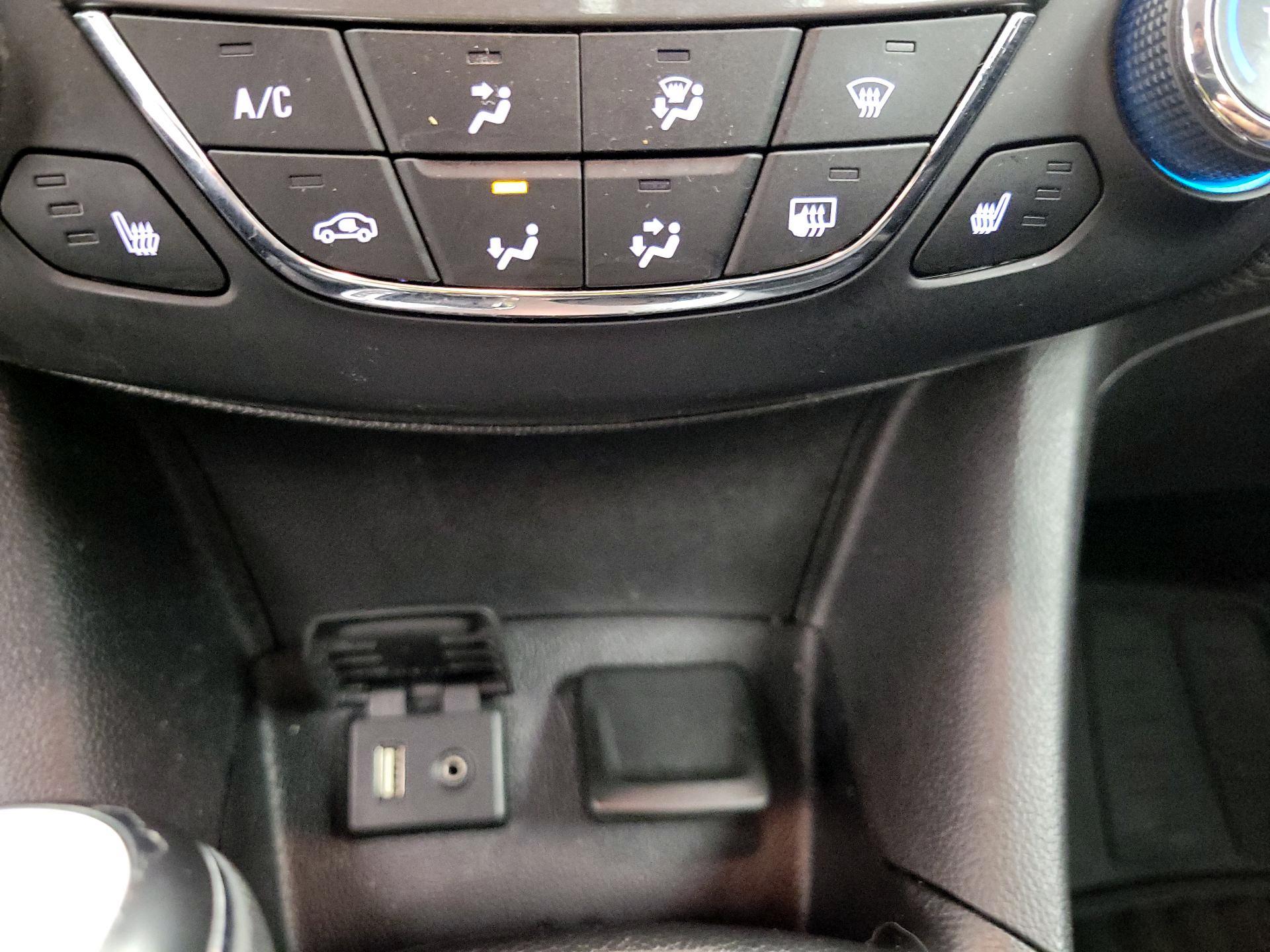 Thumbnail: 2018 Chevrolet Cruze - 16