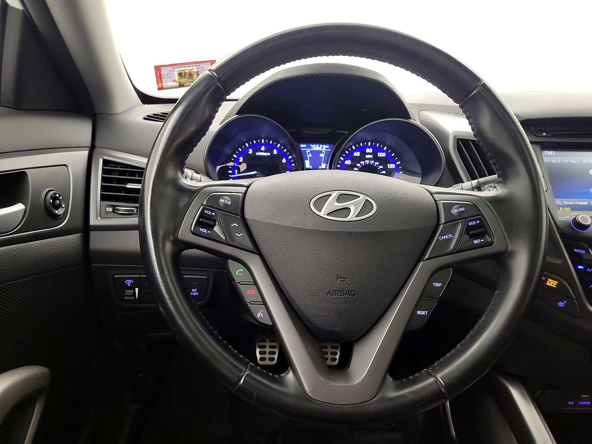 Thumbnail: 2015 Hyundai Veloster - 10