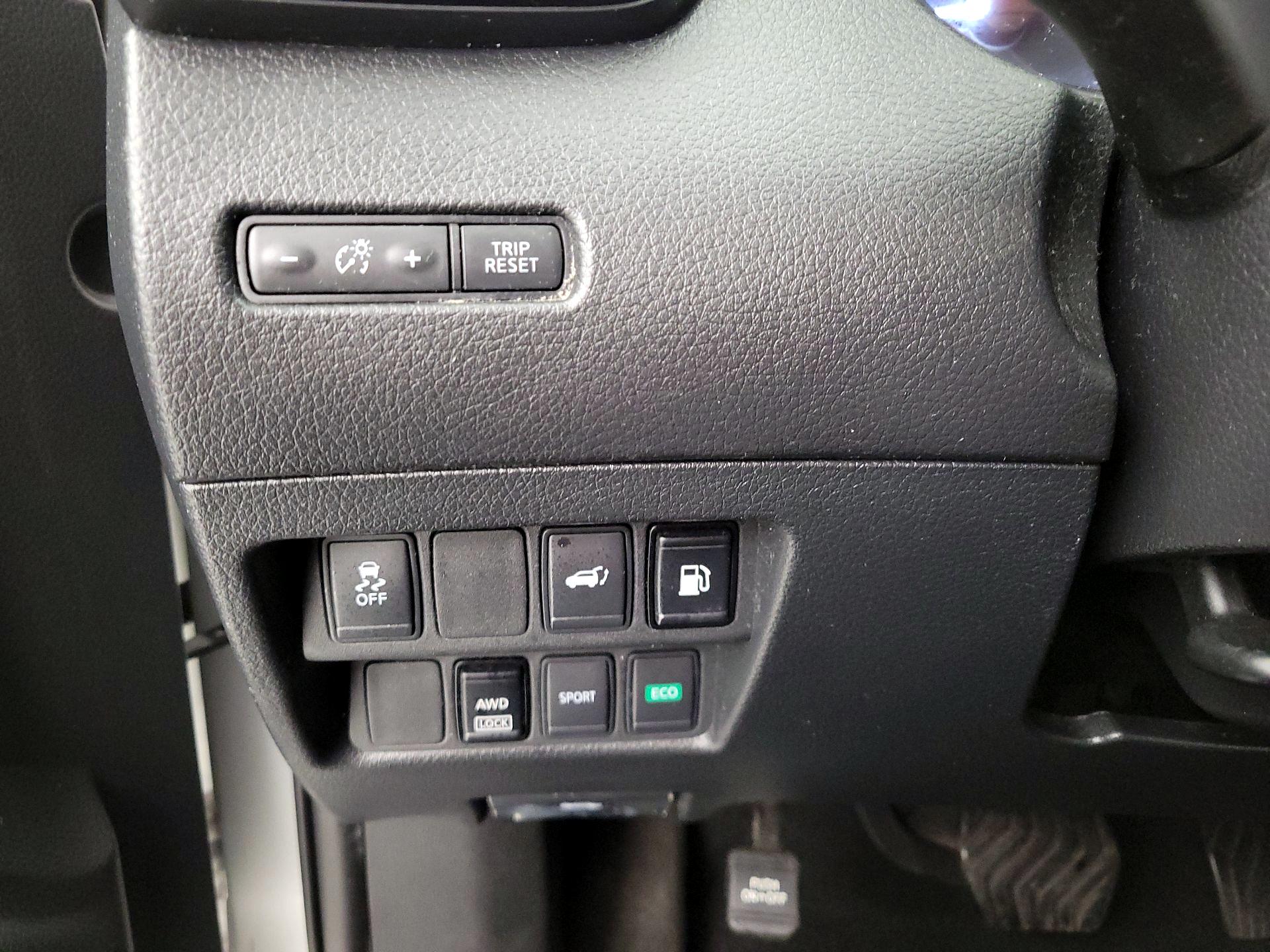 Thumbnail: 2018 Nissan Rogue - 13