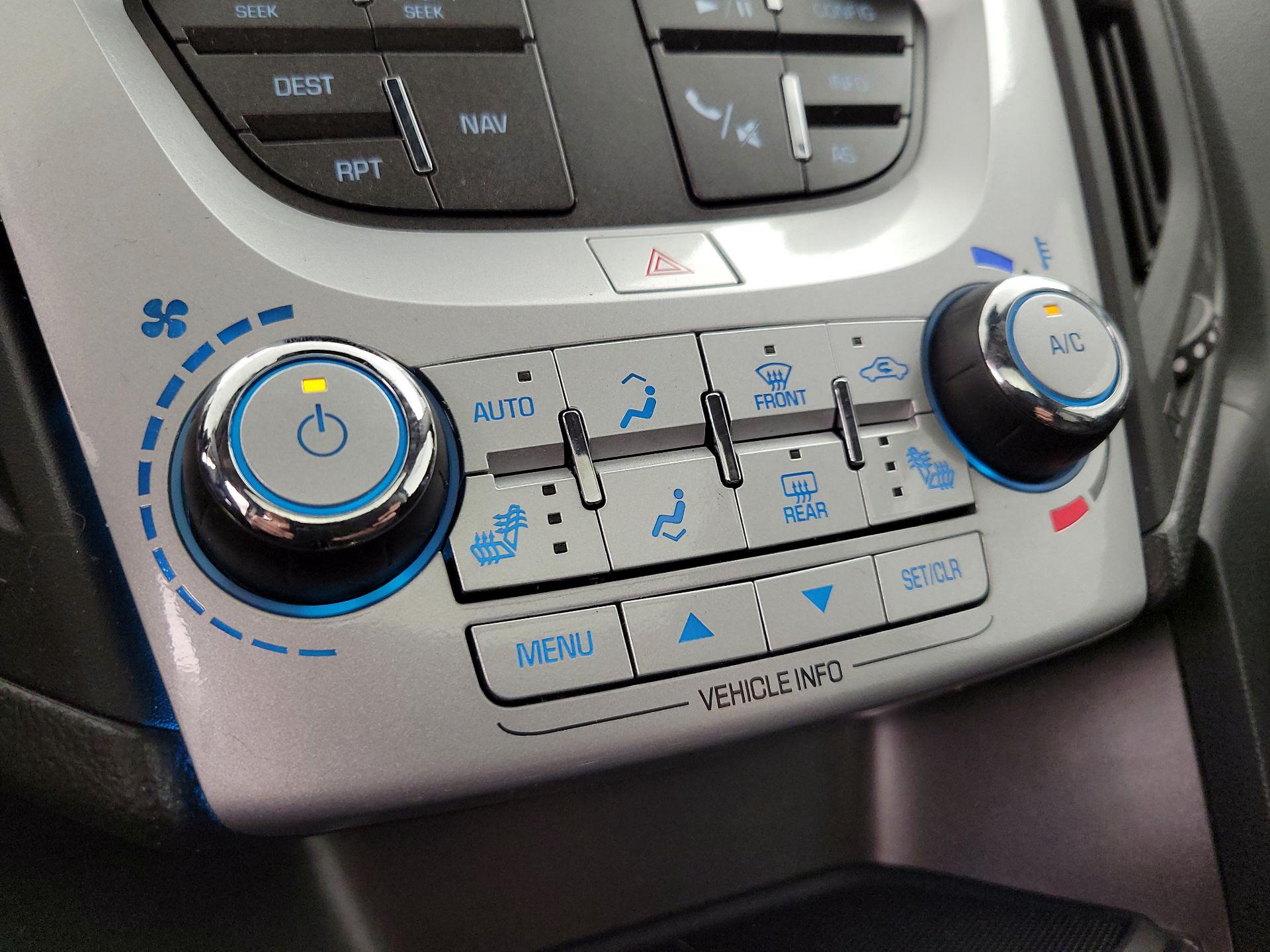 Thumbnail: 2016 Chevrolet Equinox - 16