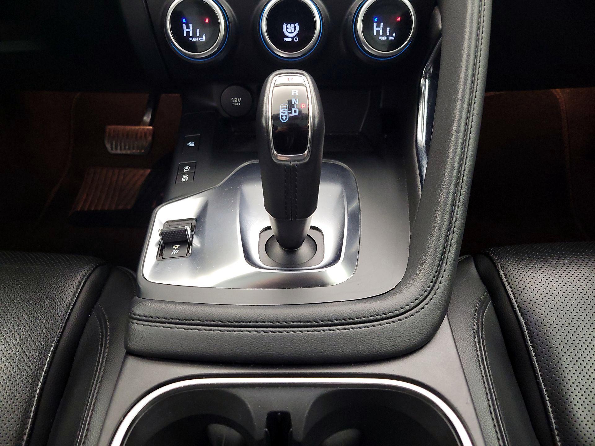 Thumbnail: 2019 Jaguar E-Pace - 18