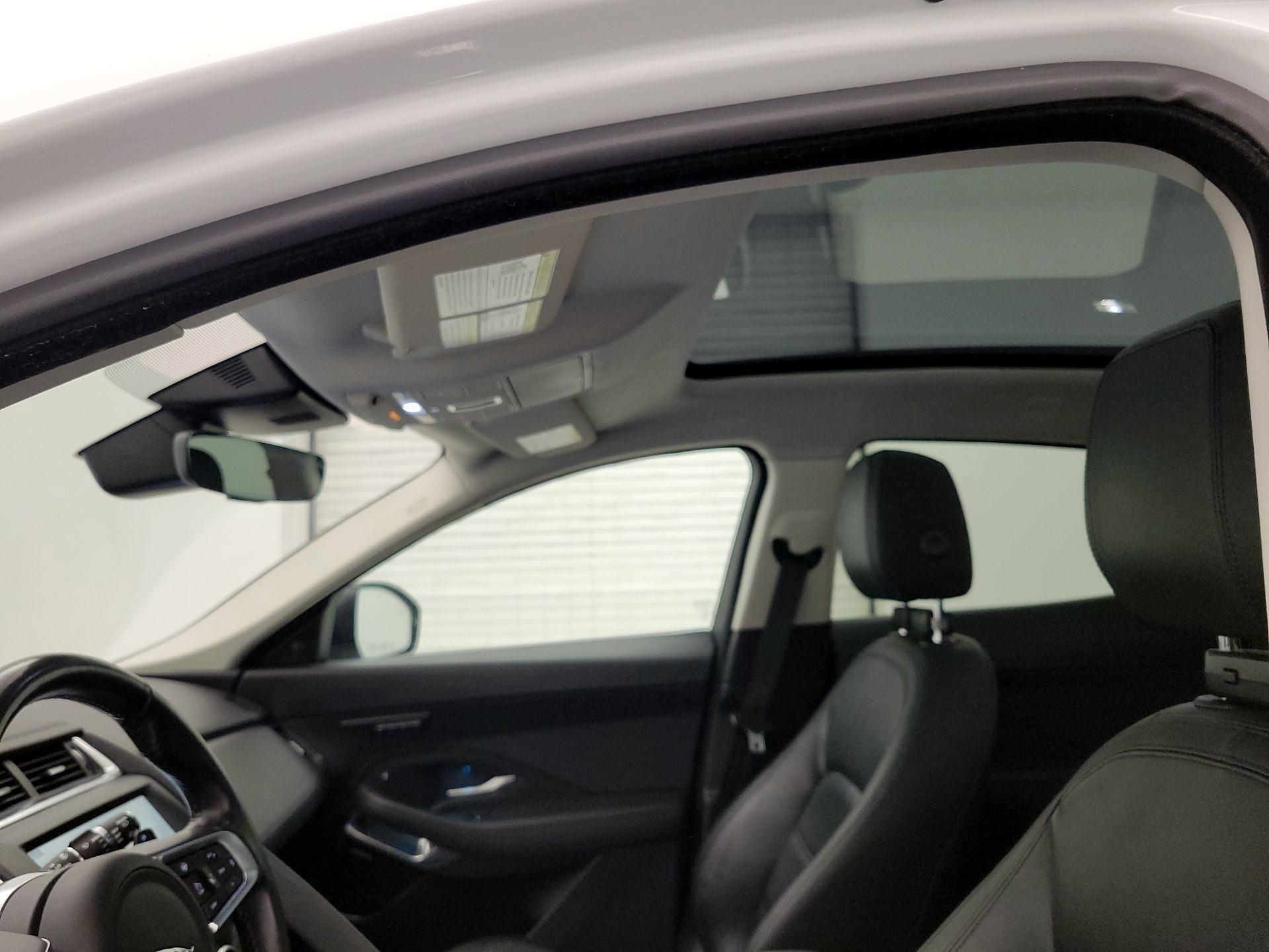 Thumbnail: 2019 Jaguar E-Pace - 19