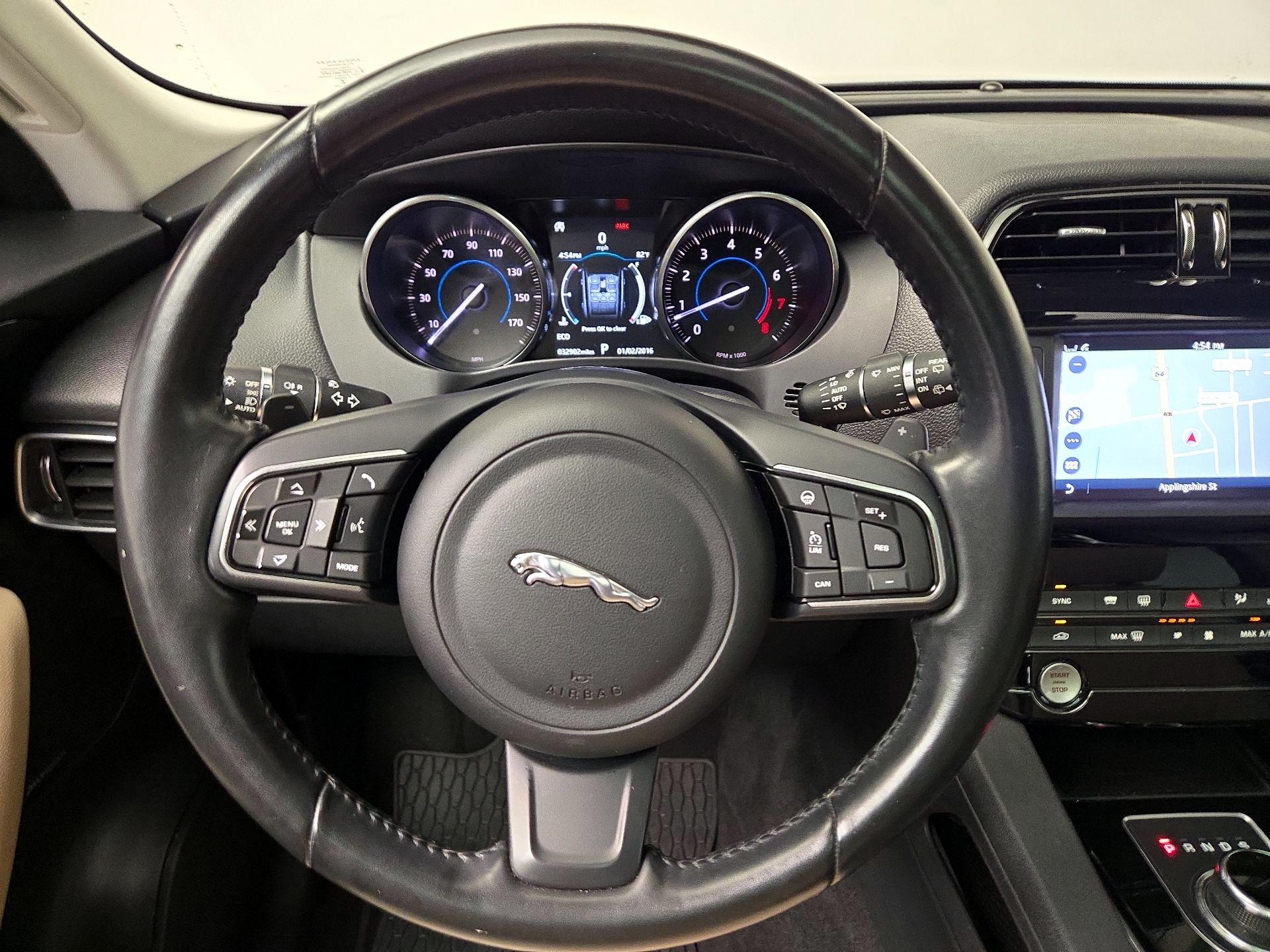 Thumbnail: 2018 Jaguar F-Pace - 10