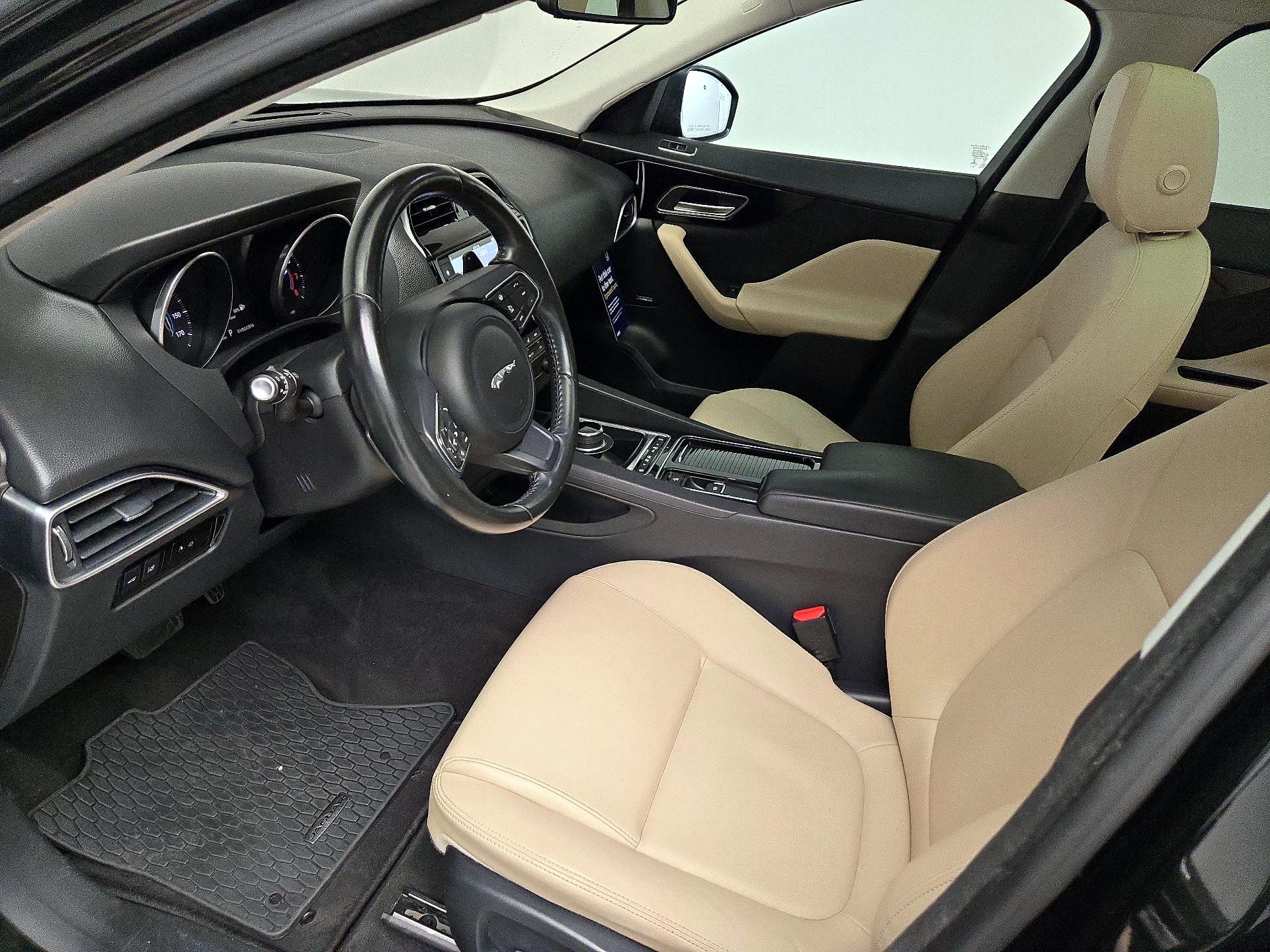 Thumbnail: 2018 Jaguar F-Pace - 11