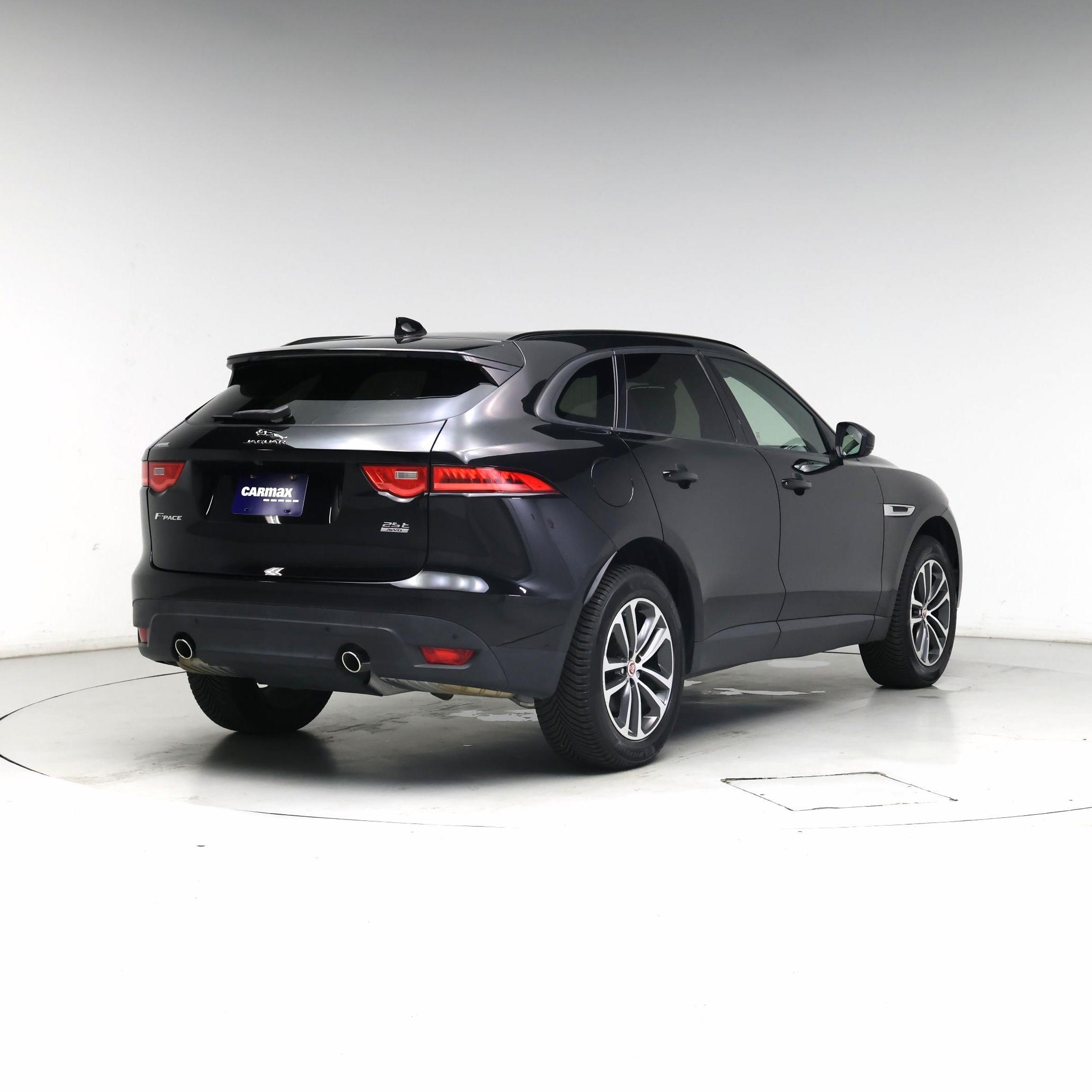 Thumbnail: 2018 Jaguar F-Pace - 8