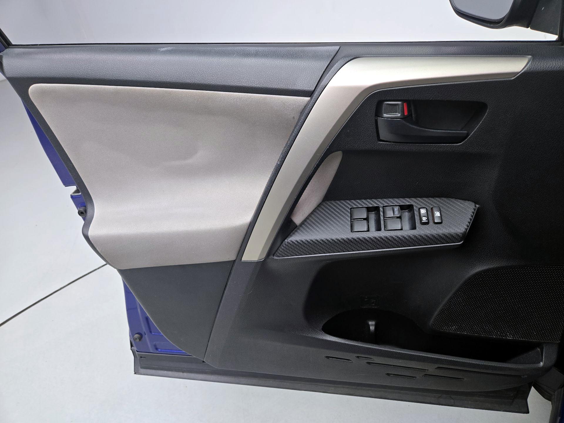 Thumbnail: 2014 Toyota RAV4 - 12