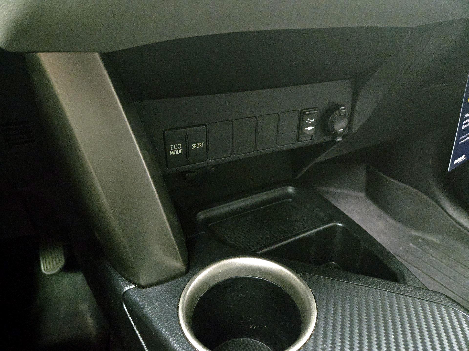 Thumbnail: 2014 Toyota RAV4 - 18