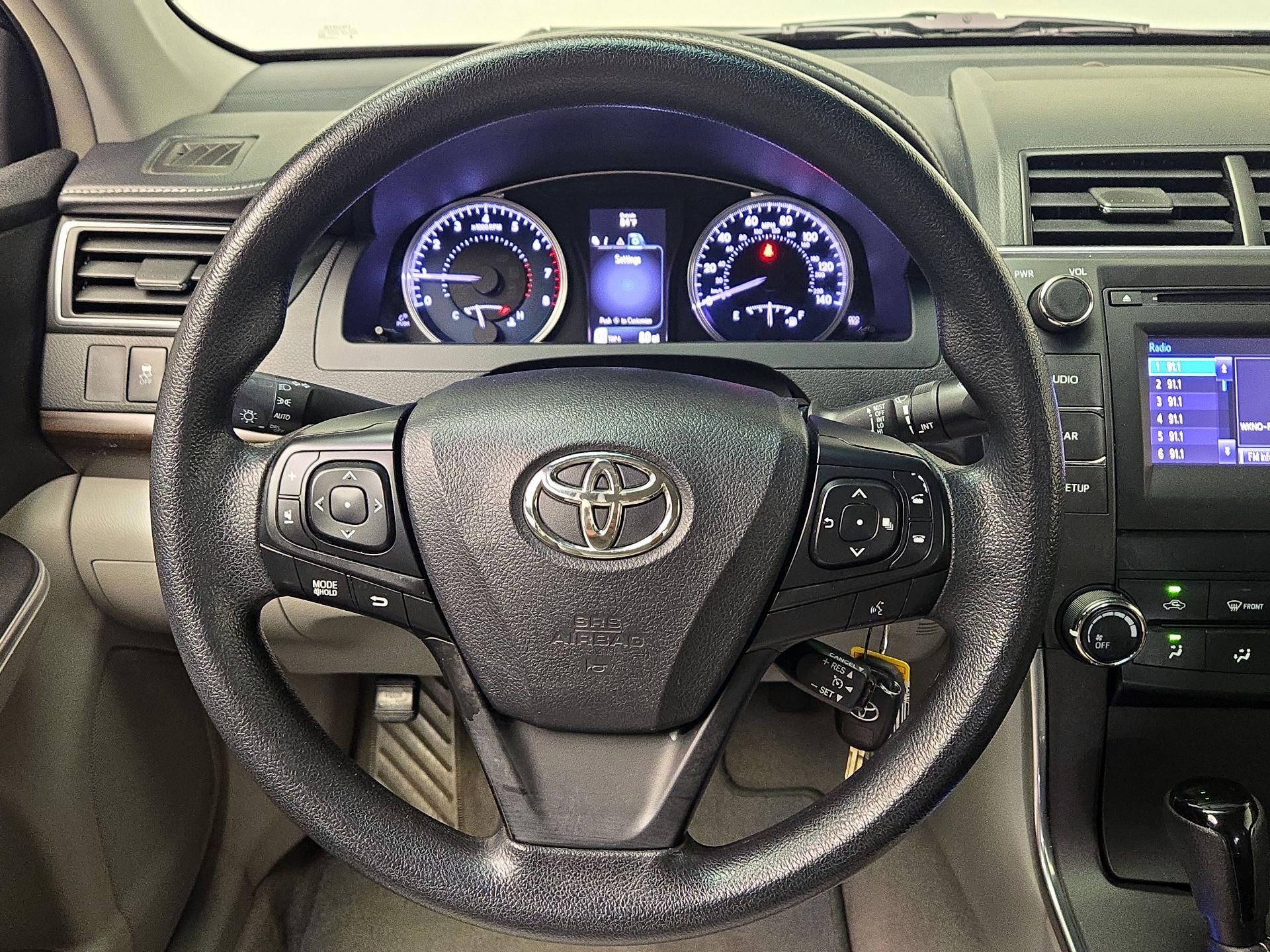 Thumbnail: 2016 Toyota Camry - 10