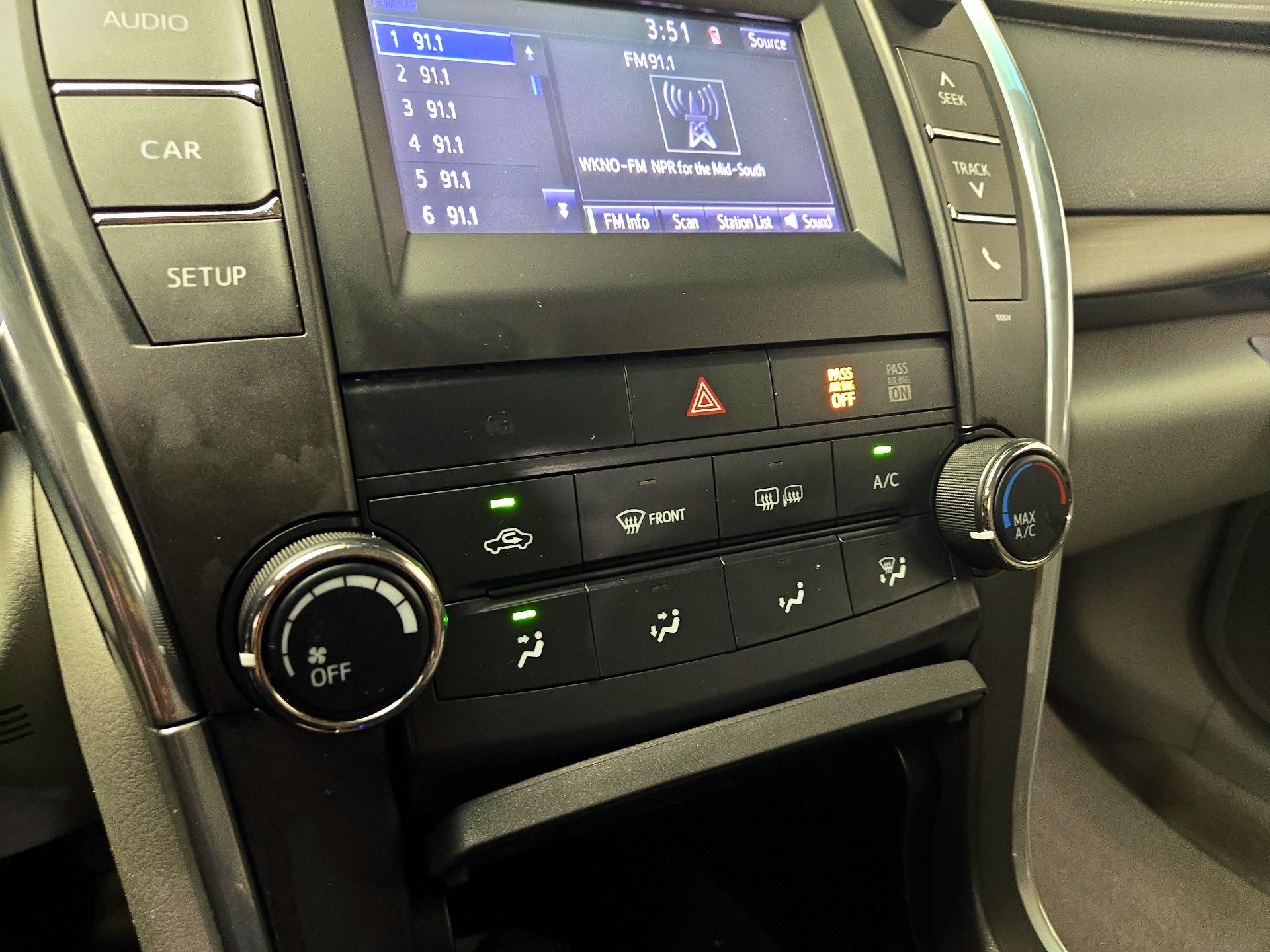 Thumbnail: 2016 Toyota Camry - 16