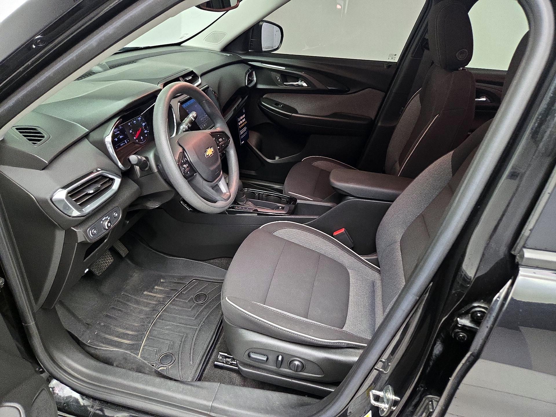 Thumbnail: 2022 Chevrolet TrailBlazer - 11