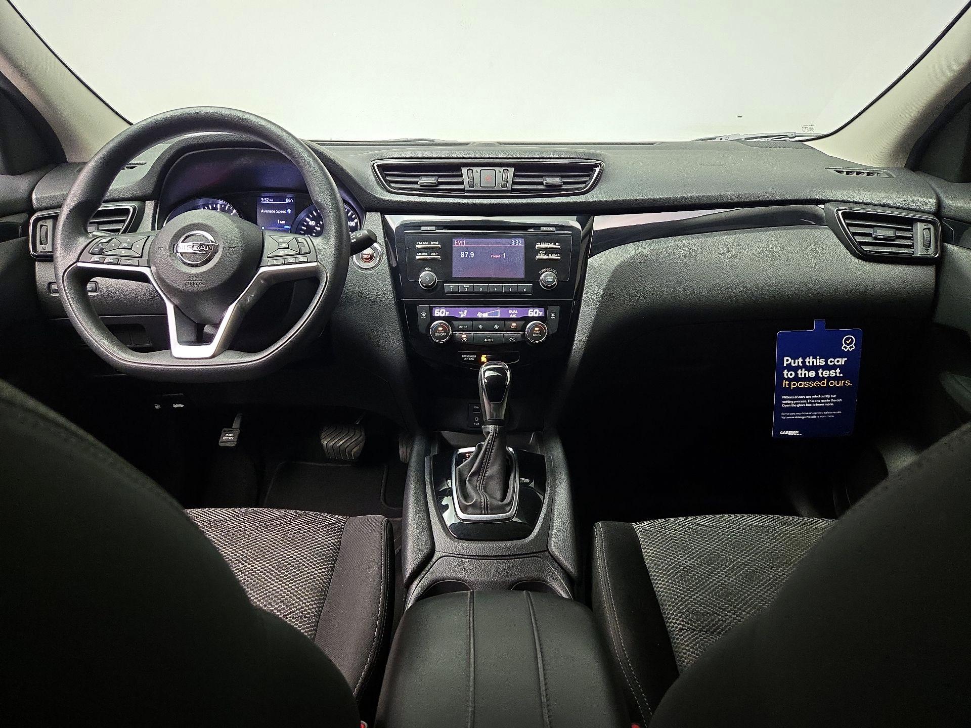 Thumbnail: 2017 Nissan Rogue Sport - 9