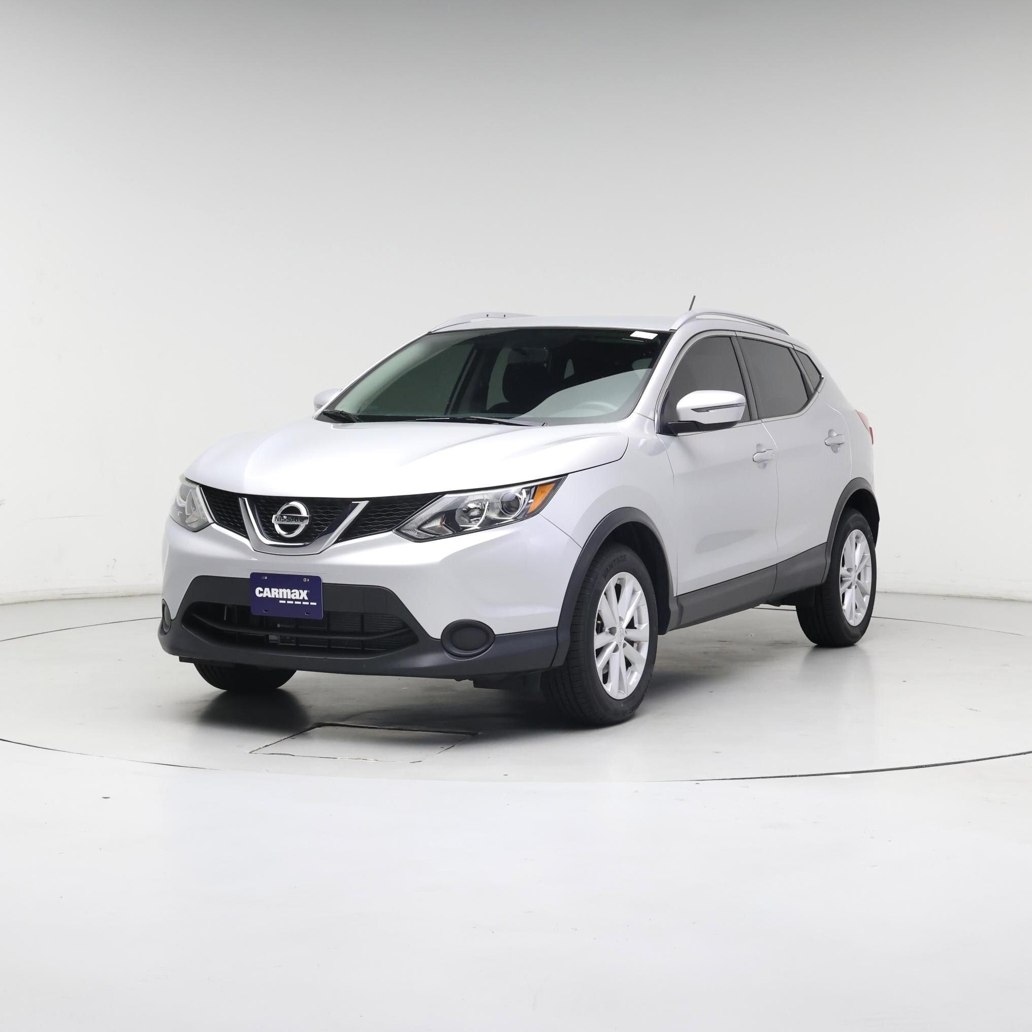 Thumbnail: 2017 Nissan Rogue Sport - 4