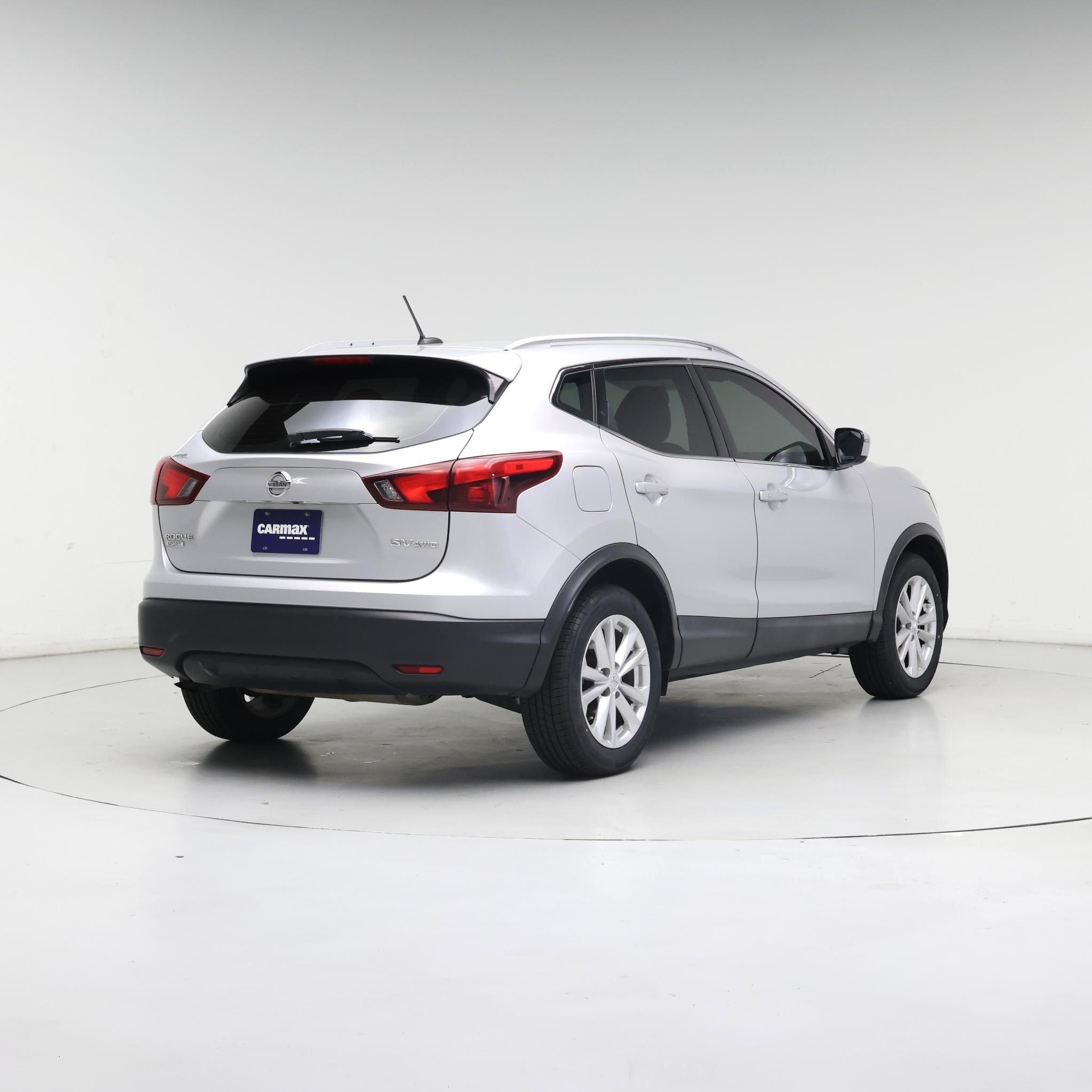 Thumbnail: 2017 Nissan Rogue Sport - 8