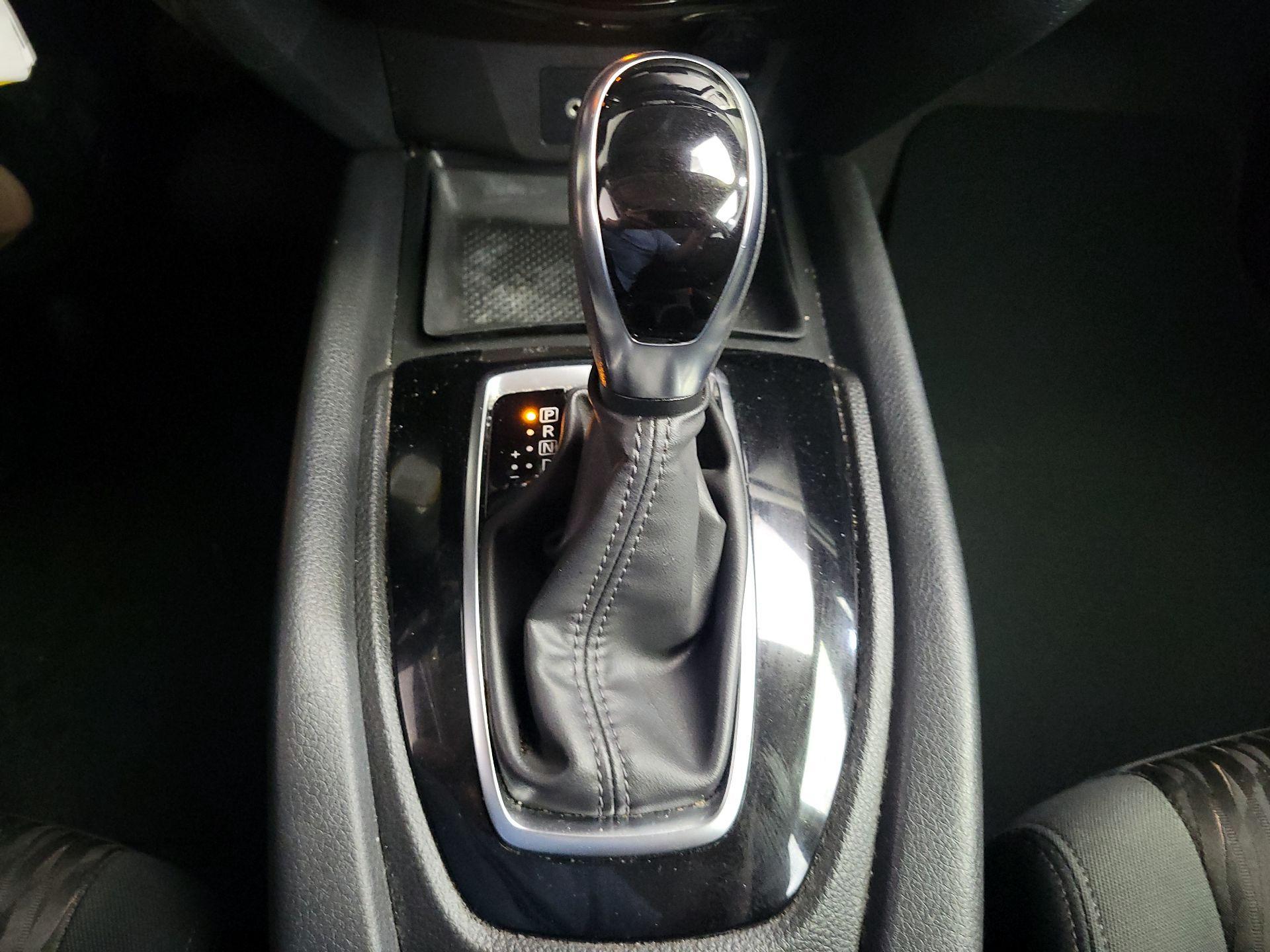 Thumbnail: 2020 Nissan Rogue - 17