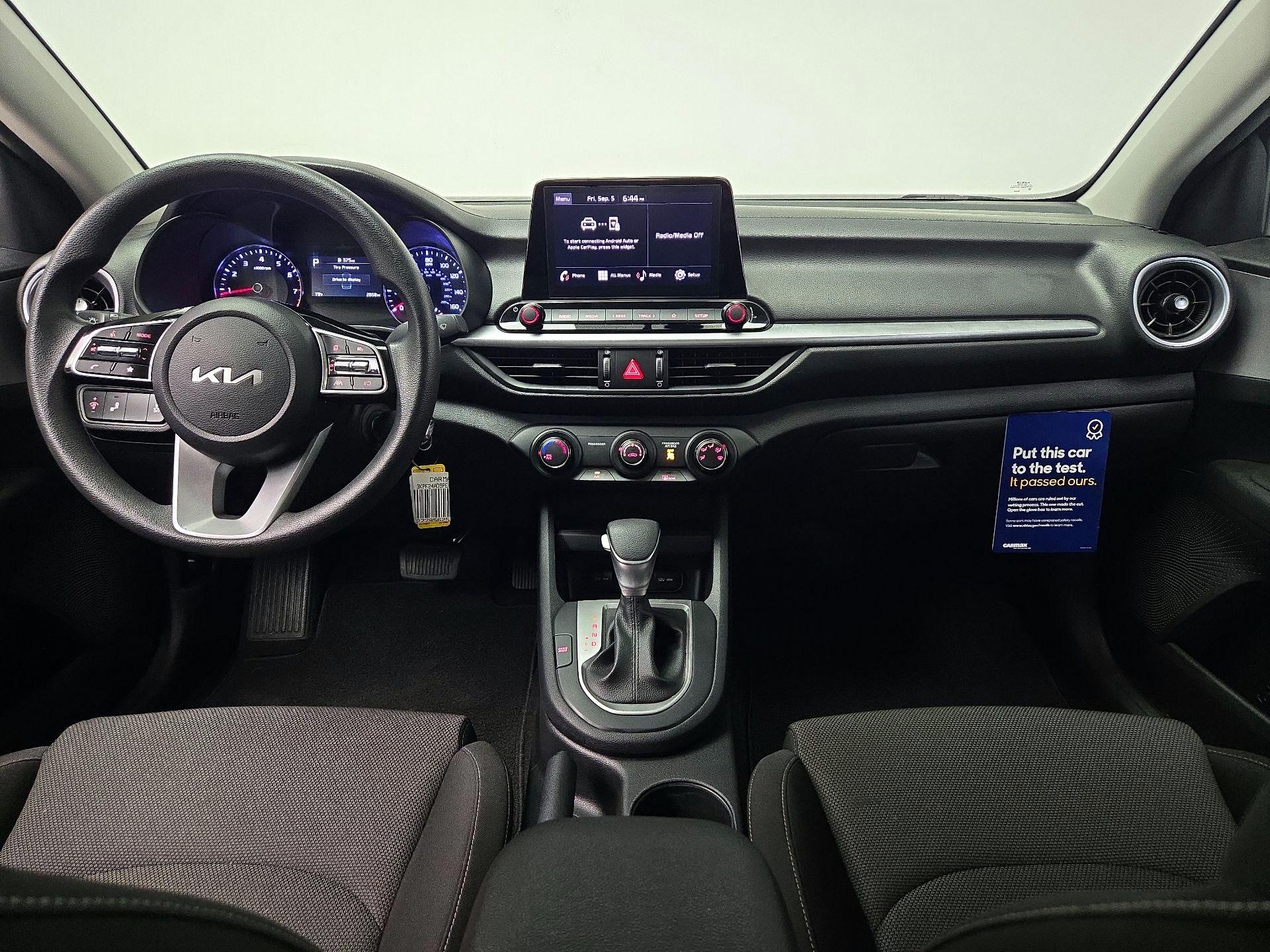 Thumbnail: 2023 Kia Forte - 9