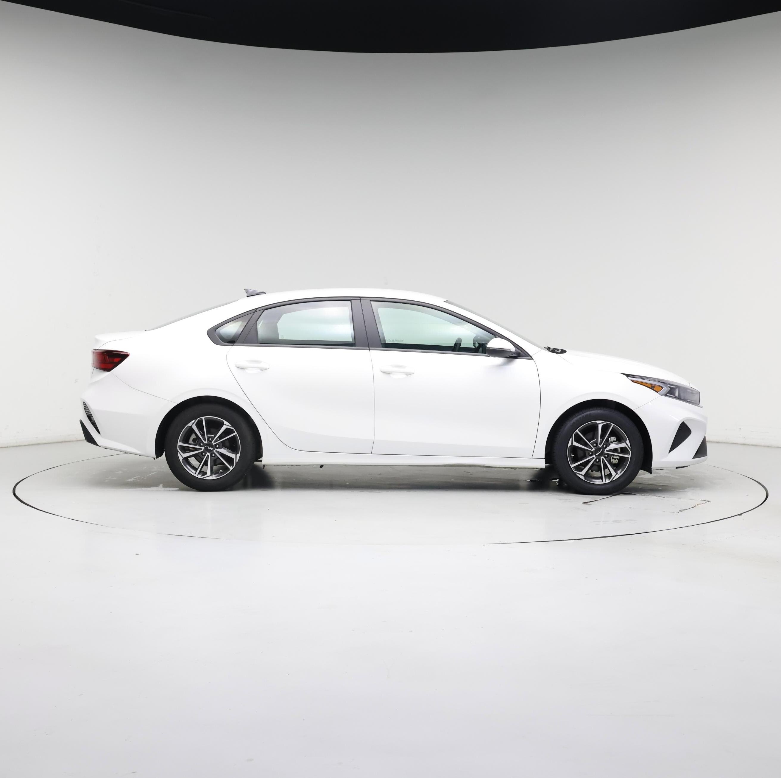 Thumbnail: 2023 Kia Forte - 7