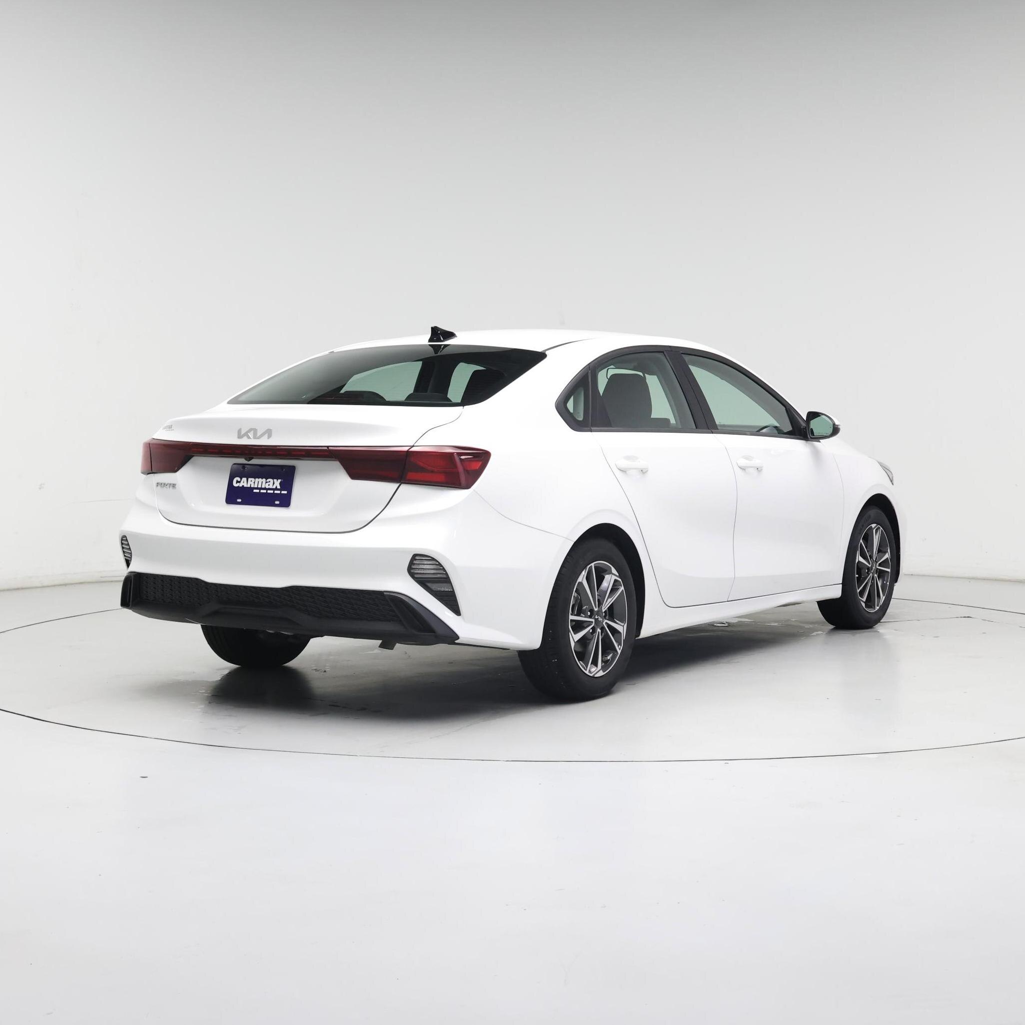 Thumbnail: 2023 Kia Forte - 8