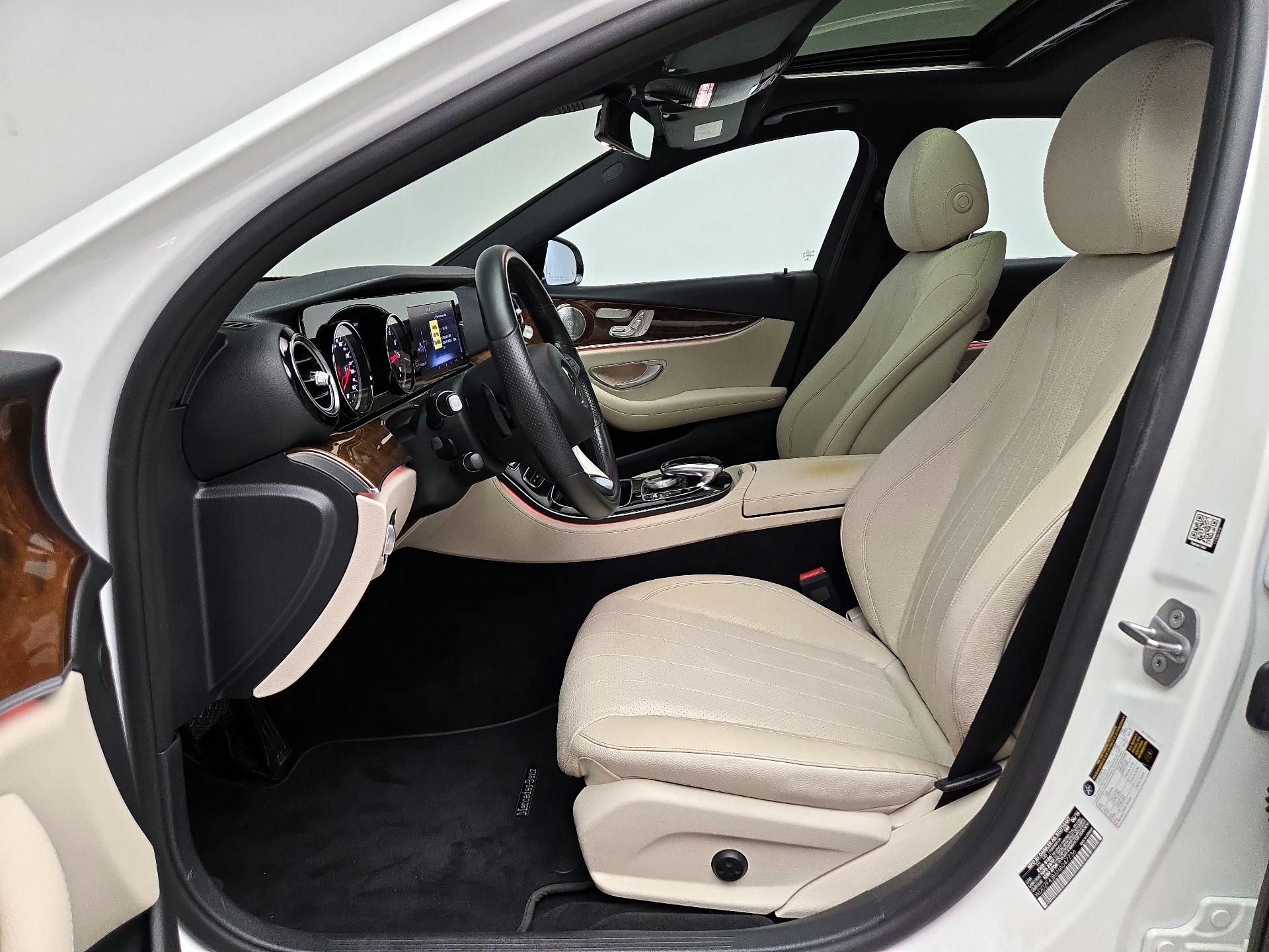 Thumbnail: 2017 Mercedes-Benz E-Class - 11