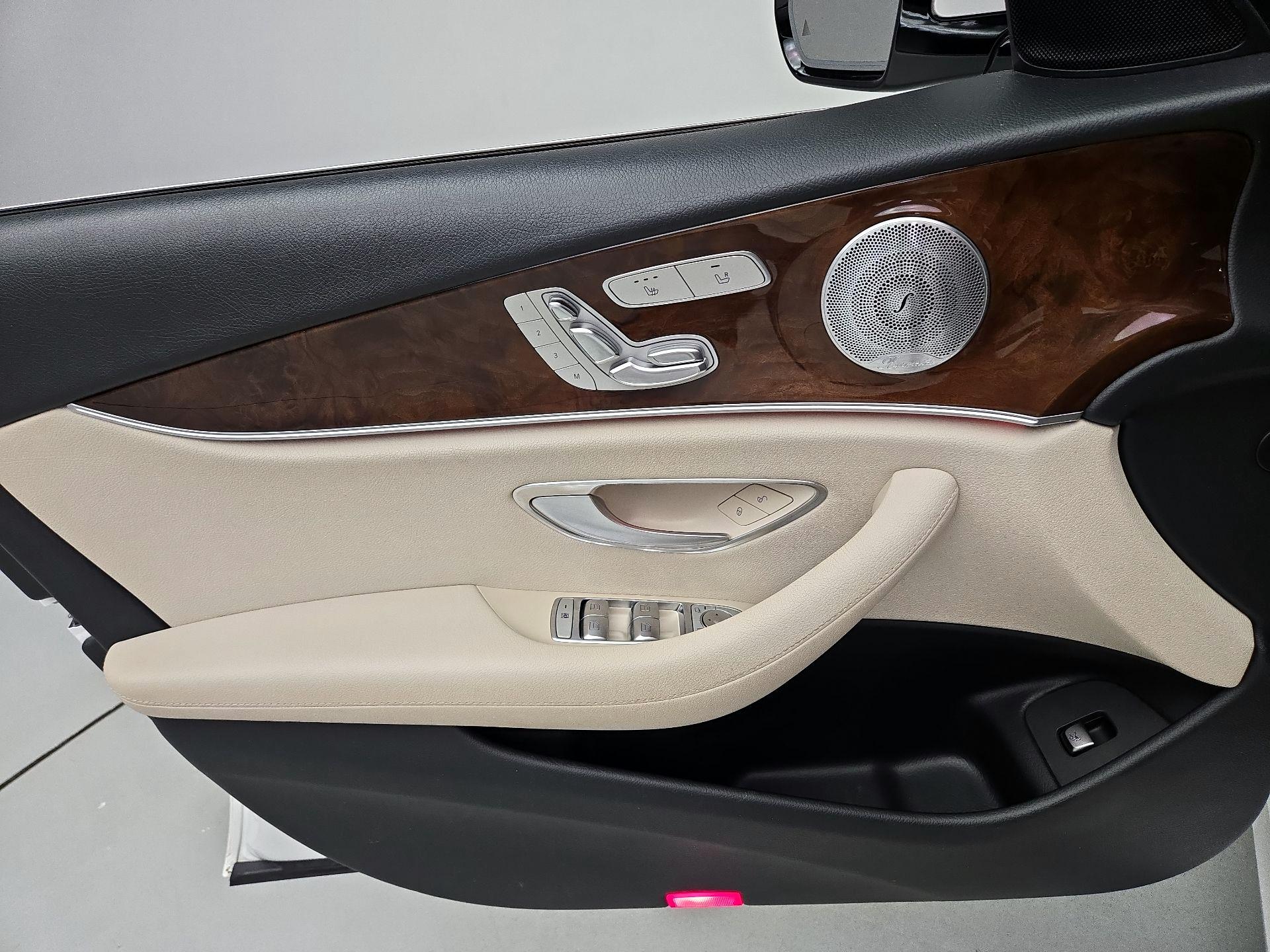 Thumbnail: 2017 Mercedes-Benz E-Class - 12
