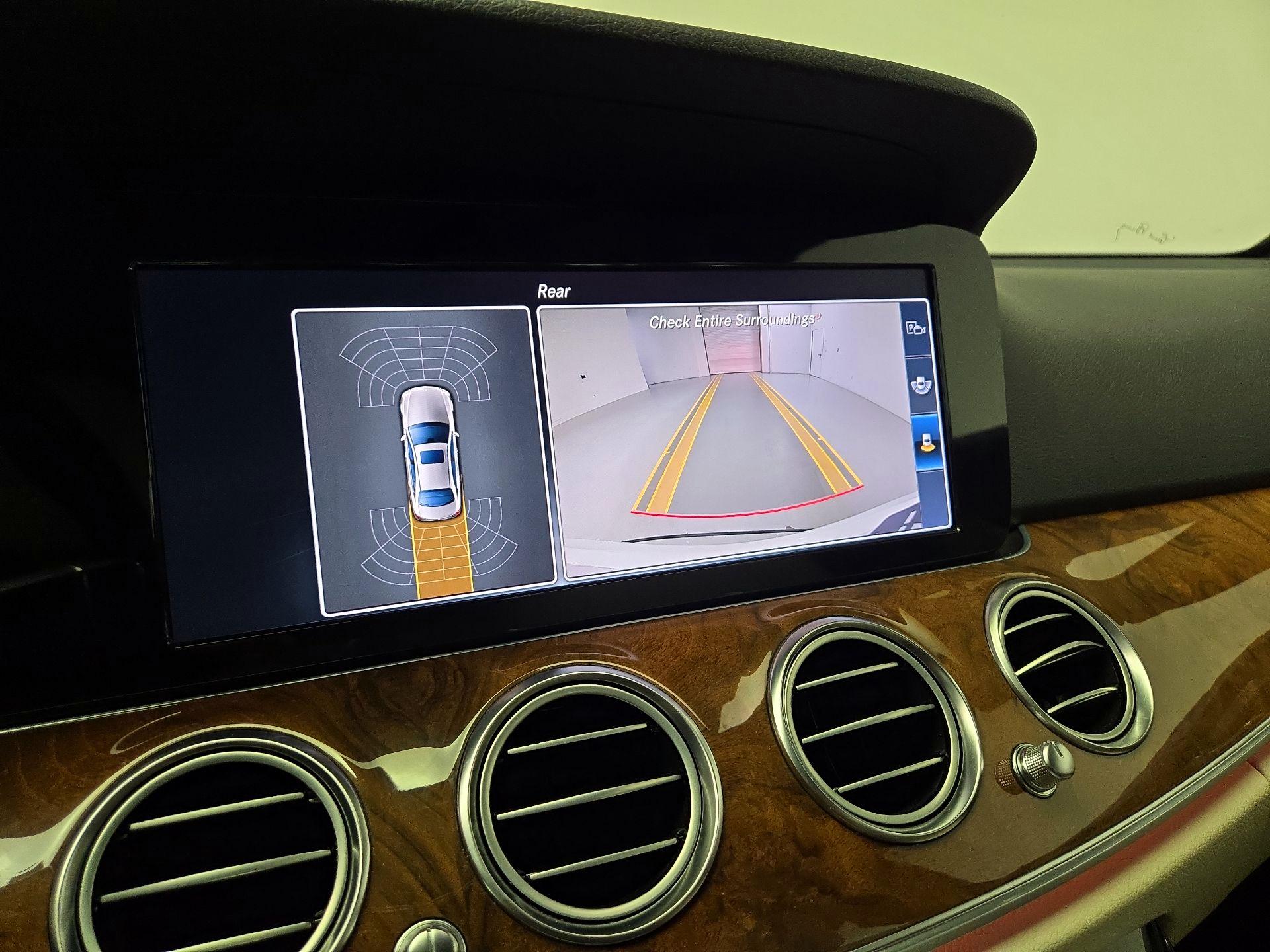 Thumbnail: 2017 Mercedes-Benz E-Class - 15