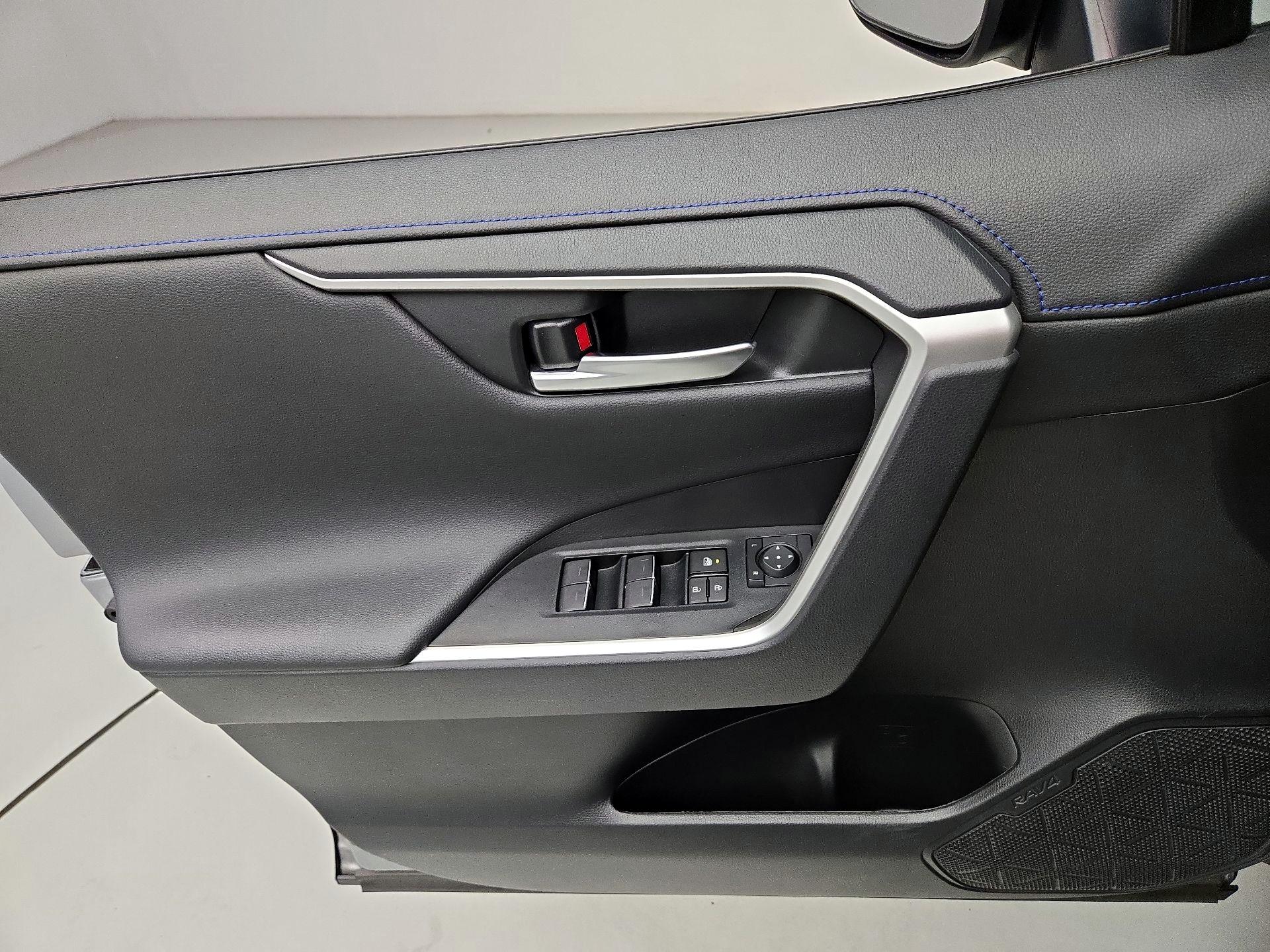 Thumbnail: 2024 Toyota RAV4 - 12