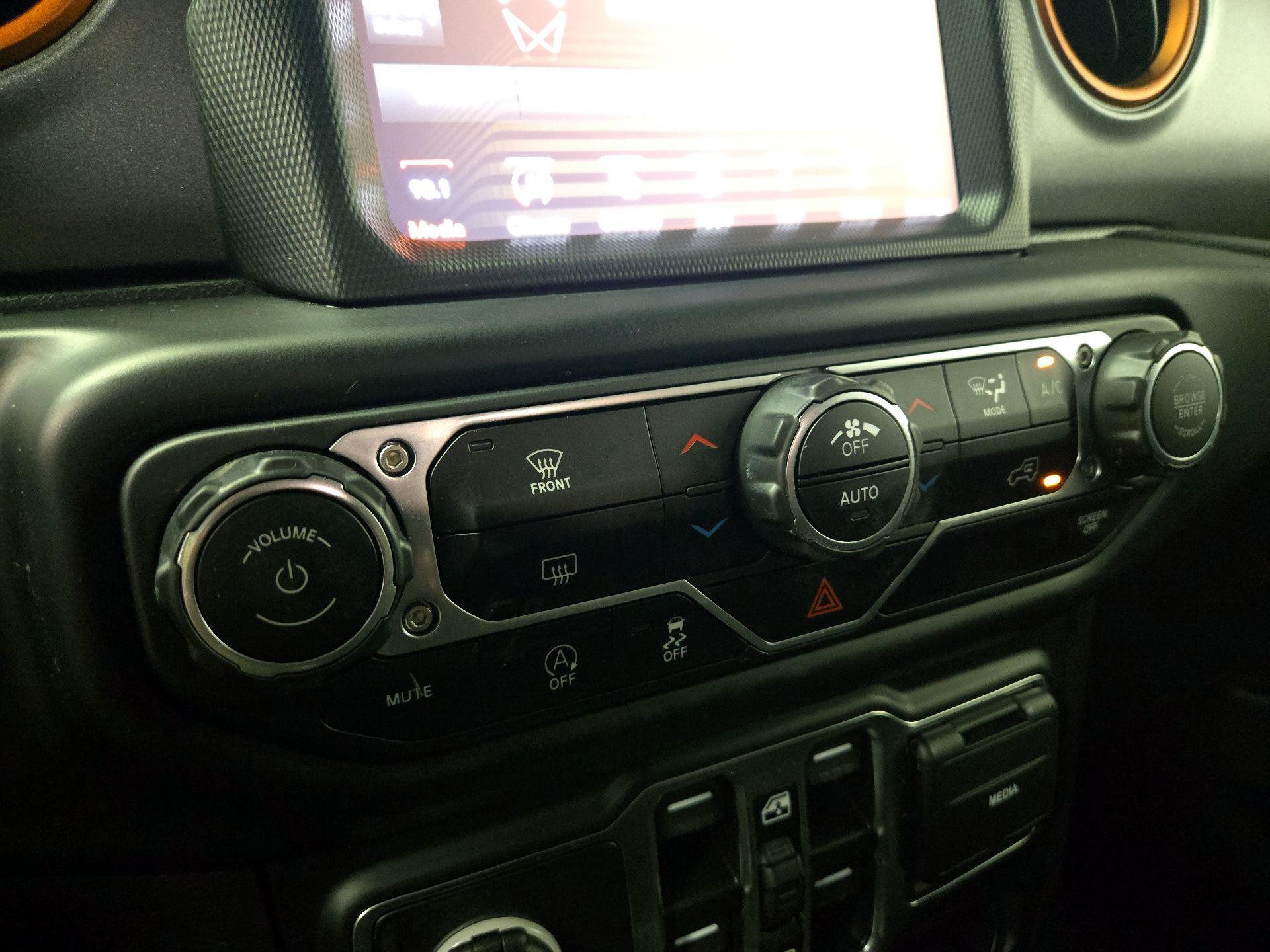 Thumbnail: 2022 Jeep Gladiator - 17