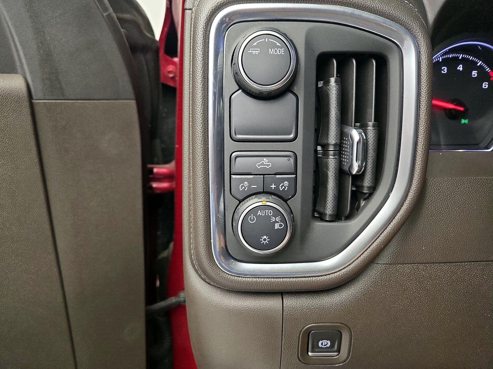 Thumbnail: 2020 Chevrolet Silverado 1500 - 13