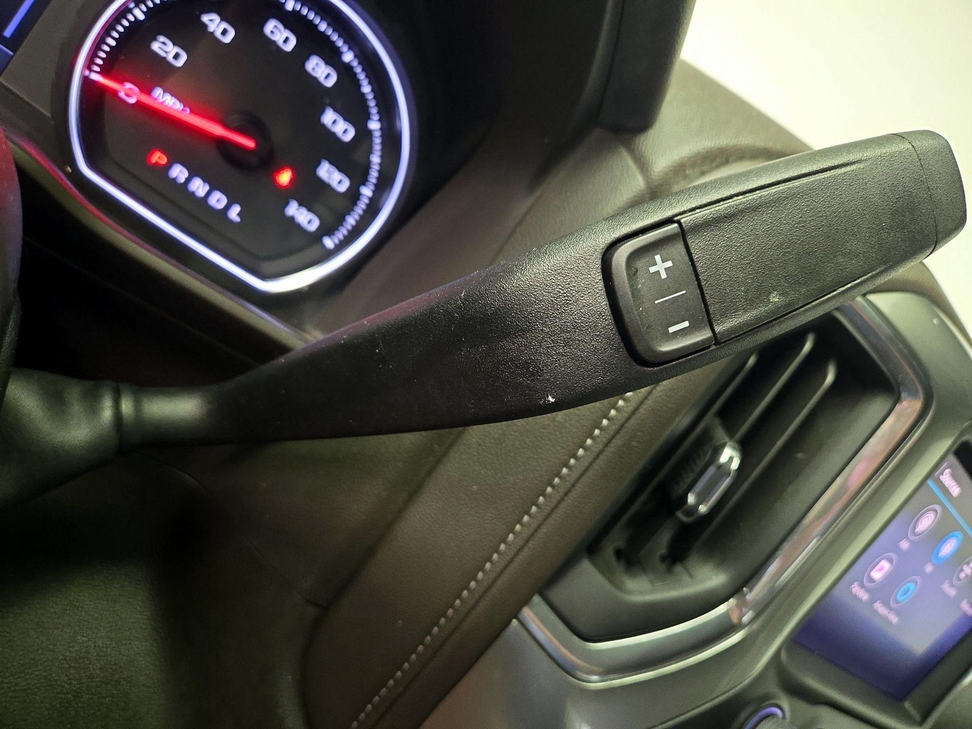 Thumbnail: 2020 Chevrolet Silverado 1500 - 17