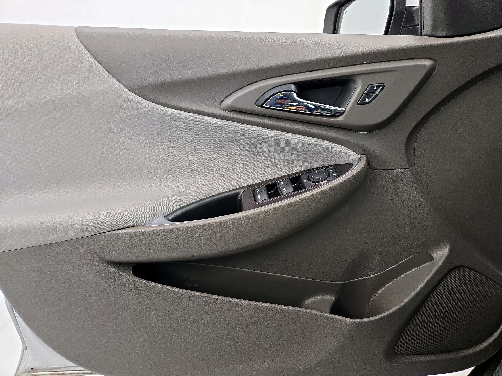Thumbnail: 2021 Chevrolet Malibu - 12
