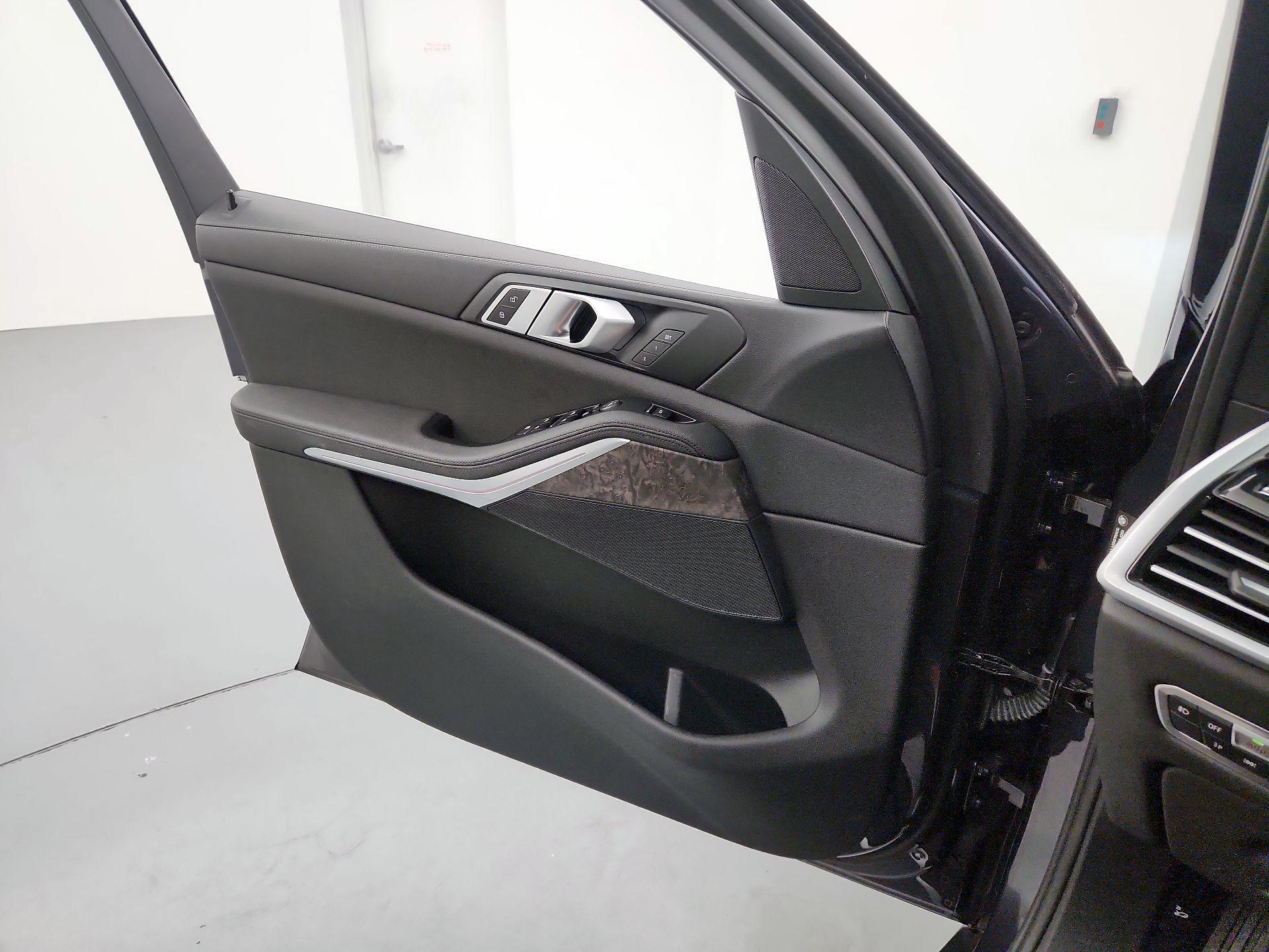 Thumbnail: 2020 BMW X5 - 12