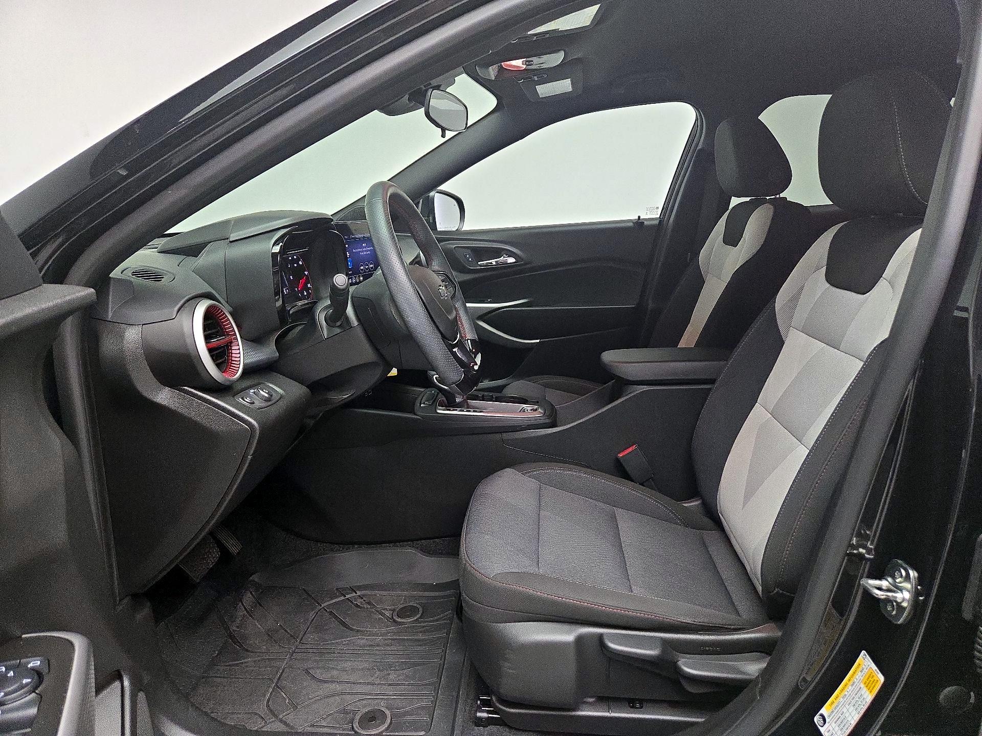 Thumbnail: 2024 Chevrolet Trax - 11