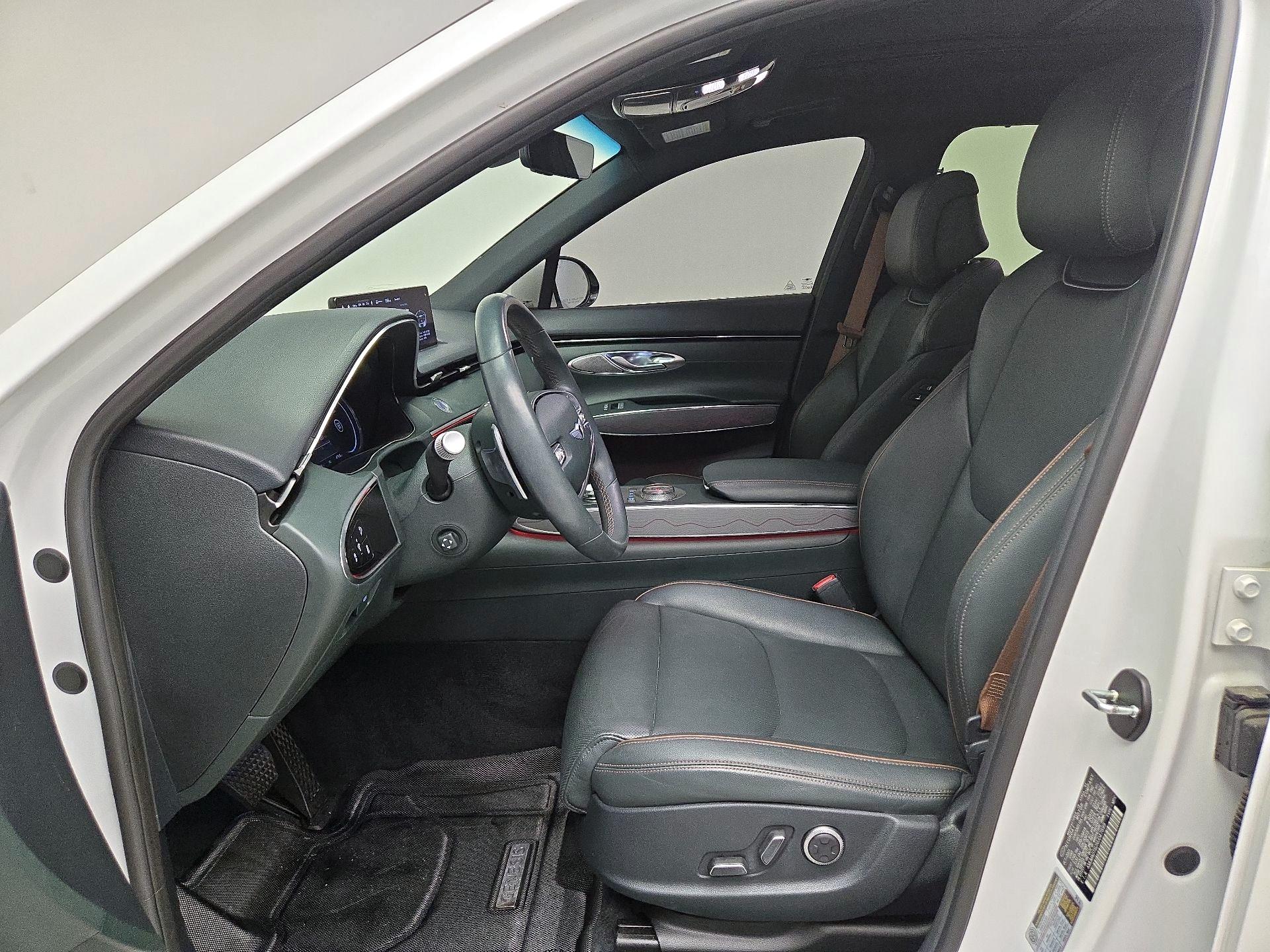 Thumbnail: 2022 Genesis GV70 - 11