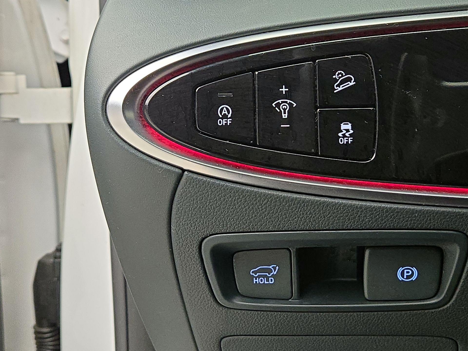 Thumbnail: 2022 Genesis GV70 - 13