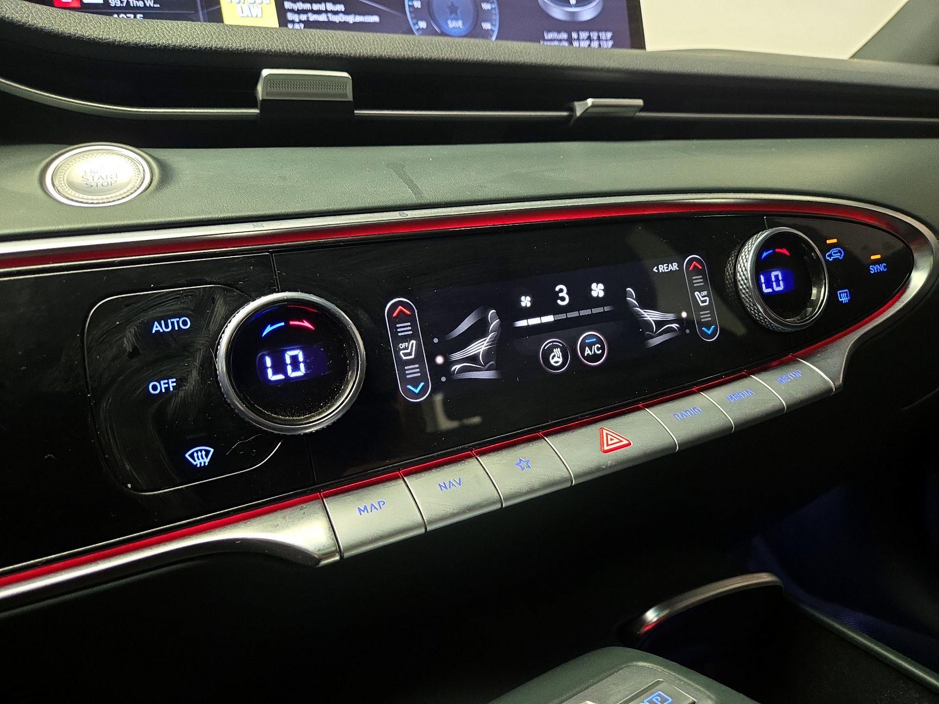 Thumbnail: 2022 Genesis GV70 - 17