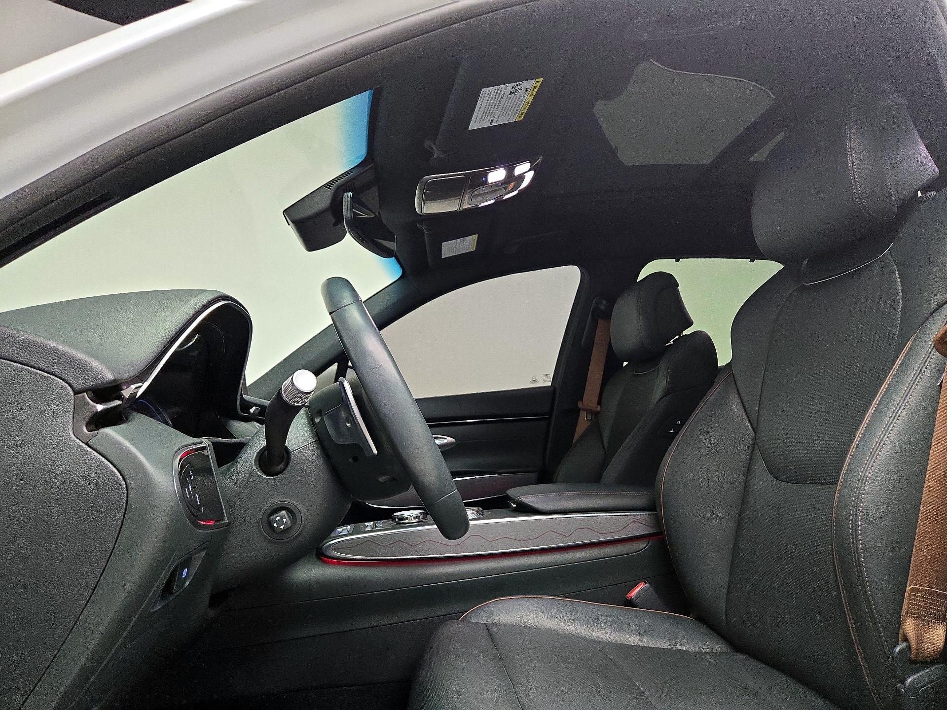 Thumbnail: 2022 Genesis GV70 - 20