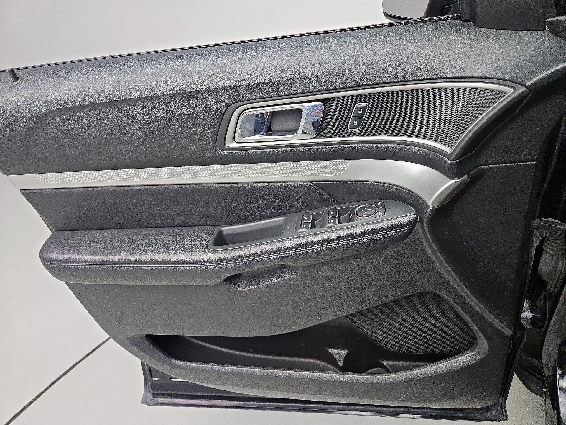 Thumbnail: 2017 Ford Explorer - 12