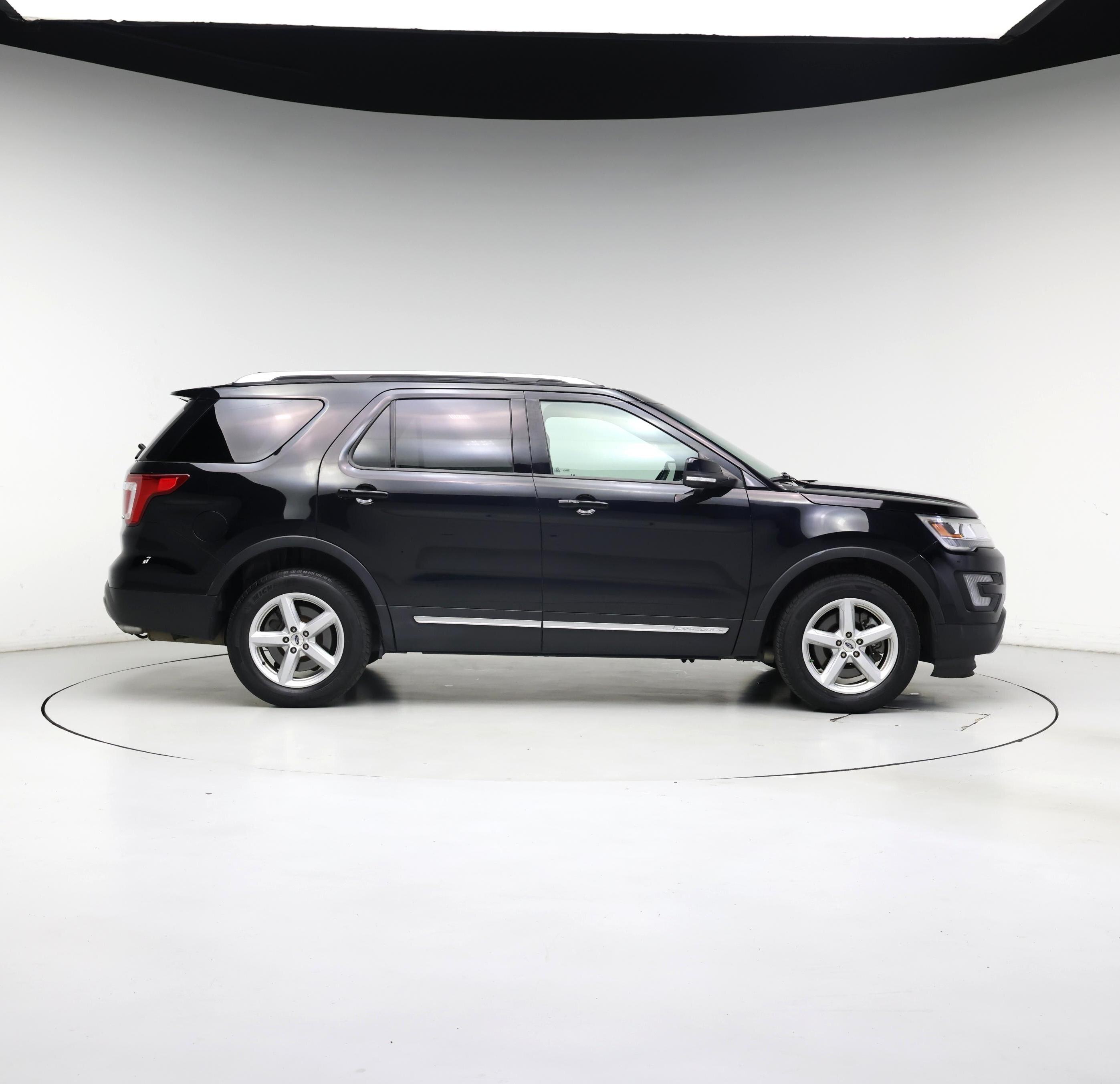 Thumbnail: 2017 Ford Explorer - 7