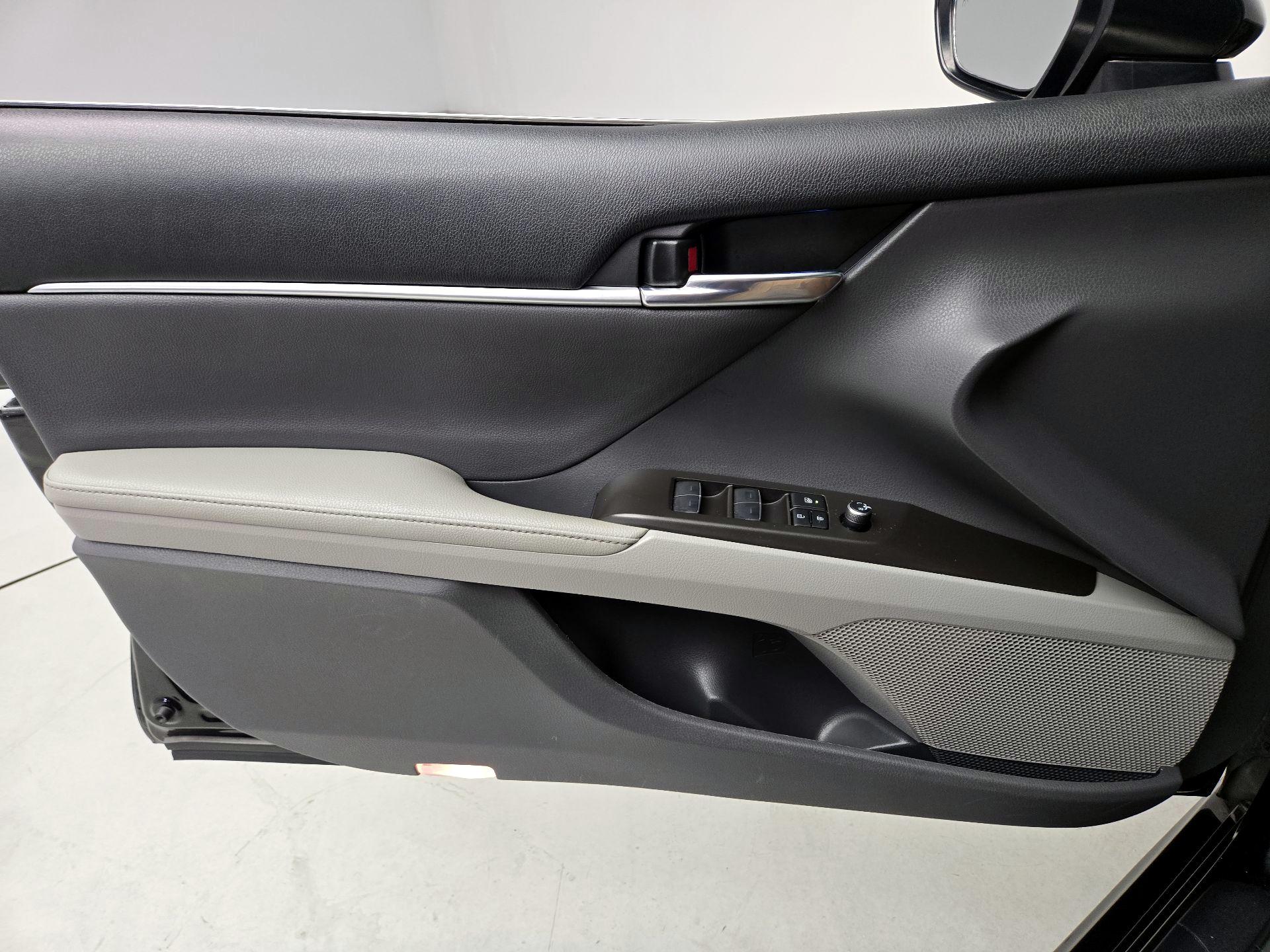 Thumbnail: 2023 Toyota Camry - 12