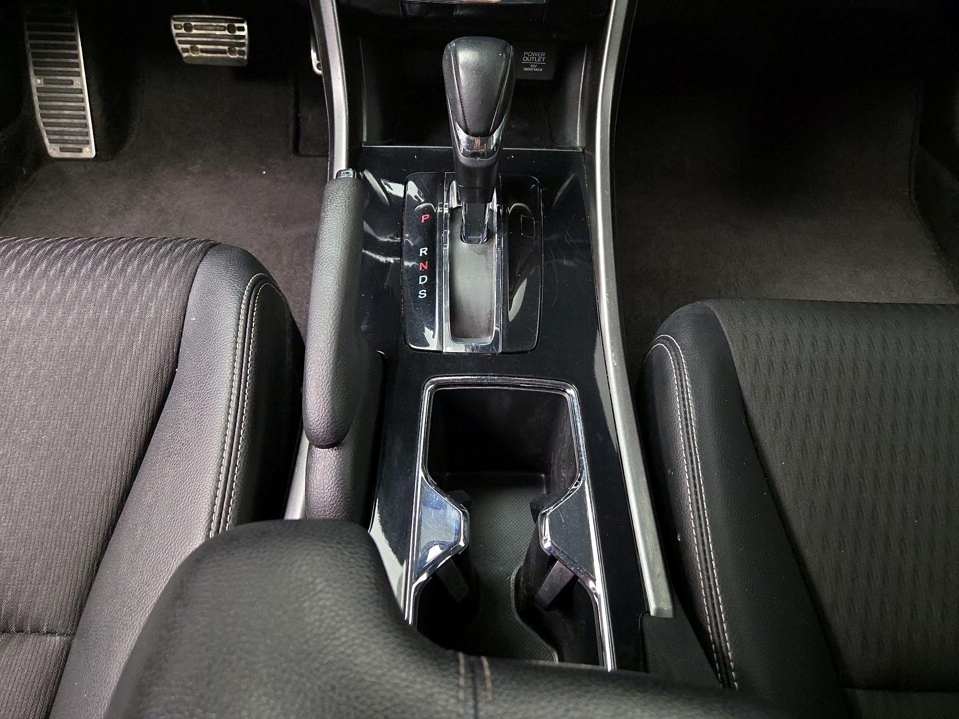Thumbnail: 2016 Honda Accord - 17