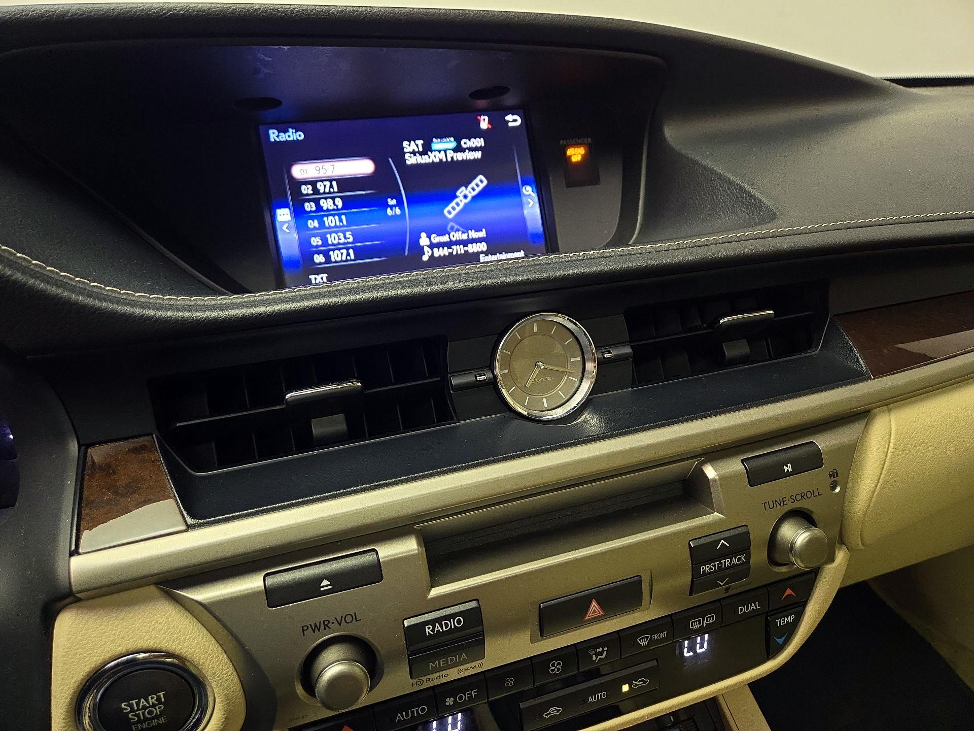 Thumbnail: 2015 Lexus ES - 15